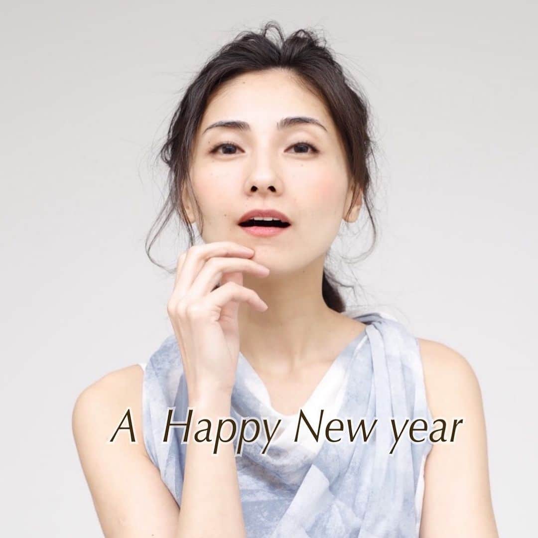 和泉佑三子さんのインスタグラム写真 - (和泉佑三子Instagram)「2021㊗️🎍 今年もよろしくお願いします。」1月1日 13時57分 - izumisae_official