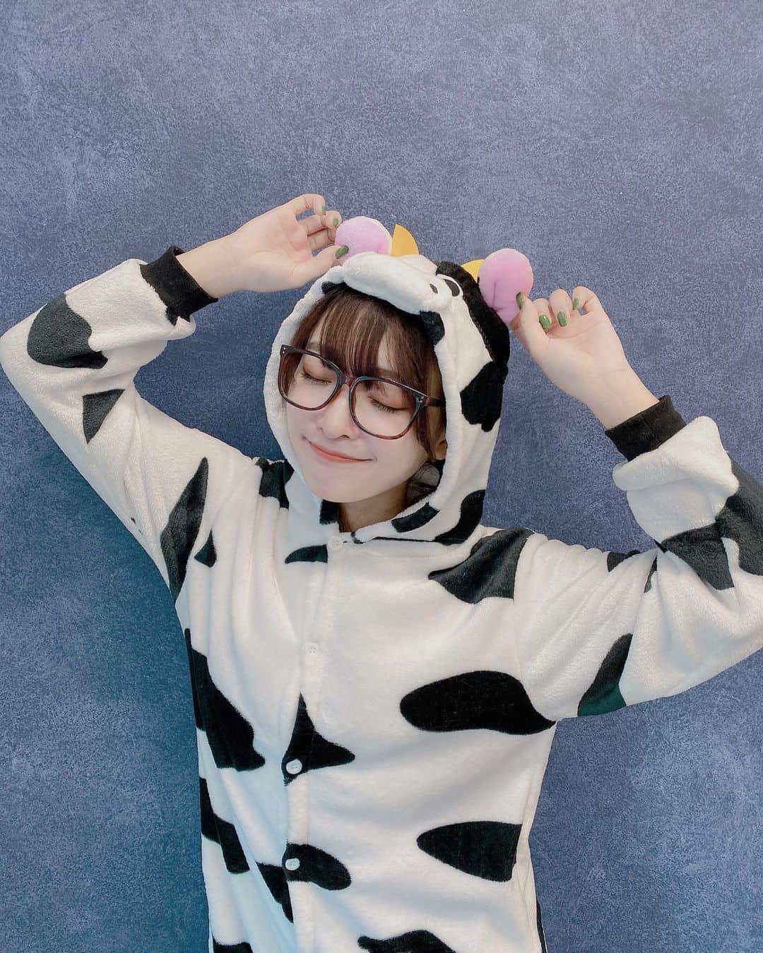 みなみのインスタグラム：「今年もよろしくうぅぅぅぅぅぅ⤴︎ ⤴︎⤴︎♥」