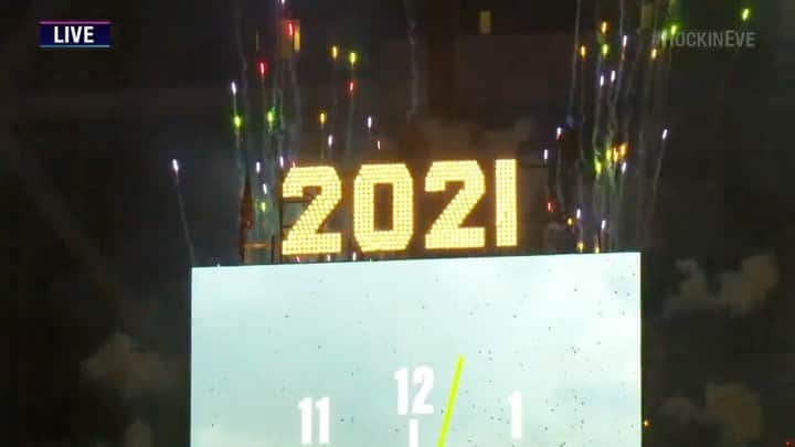 ライアン・シークレストのインスタグラム：「Our hindsight is officially 2020. Happy New Year from all of us in Times Square! #RockinEve」