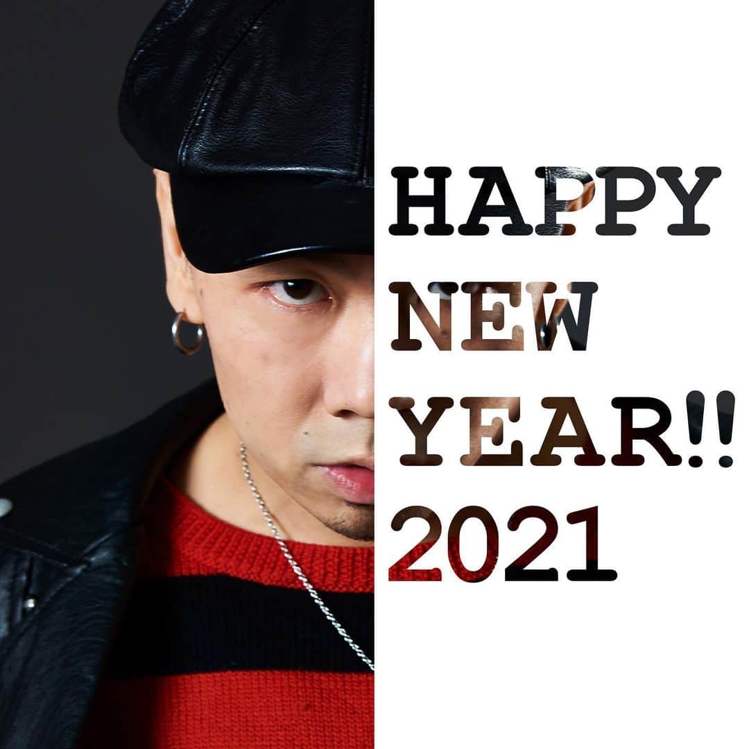 akihicのインスタグラム：「~Happy  New Year🎍2021~  今年は自分にとって大きな二つが動き出します。 まずは、 『D.LEAGUE 開幕』🔥 そして、 『STUDIO INHERIT オープン』🔥  2020年の準備期間を経て 2021年も夢をしっかり持ち、ワクワクする未来を作る為に 止まらず突っ走っていきたいと思います！！  今年も一年、宜しくお願い致します🙇‍♂️🎍  @bigcheese_co  @septeniraptures  @studio_inherit  #happynewyear #2021 #dance #music #lesson #dleague #studio_inherit」