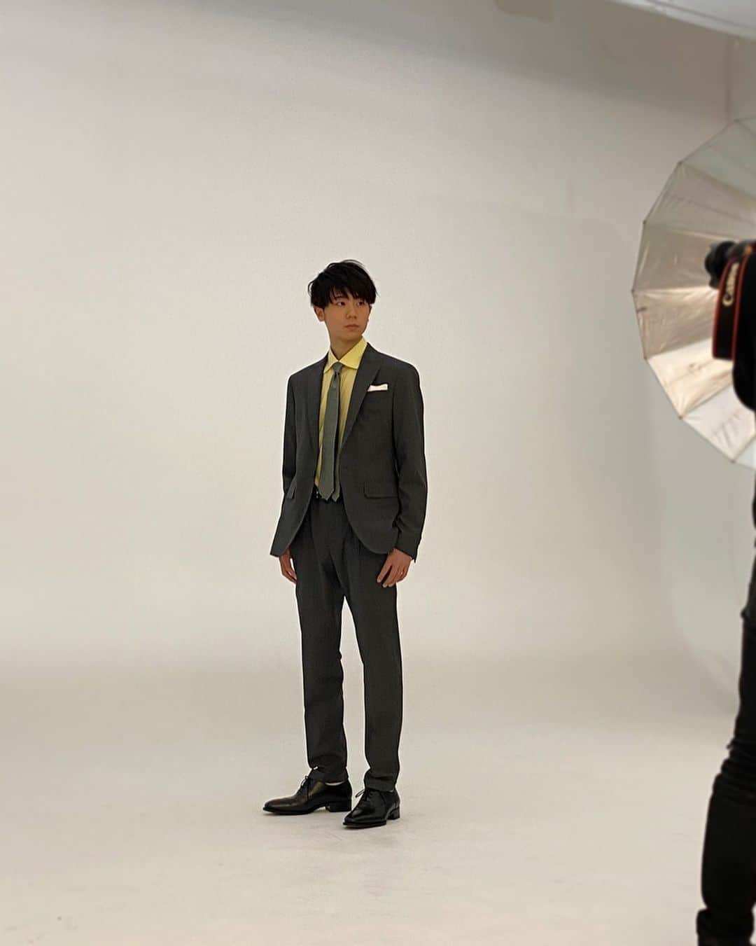 市川團子さんのインスタグラム写真 - (市川團子Instagram)「あけましておめでとうございます。  本年もよろしくお願い致します。  ※写真はオフショット？です！（笑）  #謹賀新年 #歌舞伎 #kabuki #市川團子」1月1日 19時57分 - danko_ichikawa