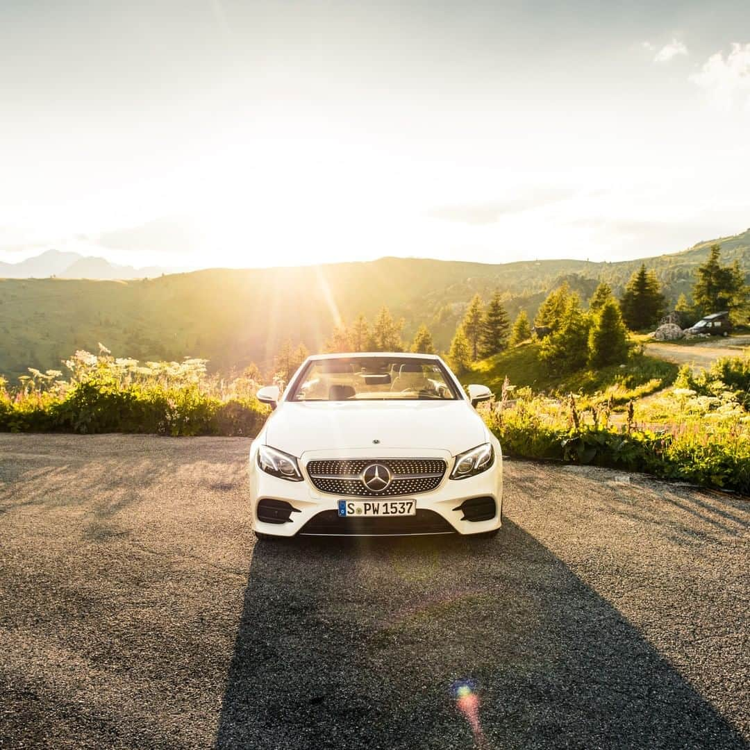 Mercedes-Benz Thailandさんのインスタグラム写真 - (Mercedes-Benz ThailandInstagram)「📷 #MBStarShot of the Month ⭐​  บอกเล่าเรื่องราวการเดินทางในแบบคุณกับ Mercedes-Benz (Thailand) พร้อมลุ้นรับของรางวัลสุดพิเศษได้ง่ายๆ*​ เพียงแชร์ภาพรถยนต์เมอร์เซเดส-เบนซ์ ในสไตล์ของคุณ​ ผ่านช่องทาง Facebook หรือ Instagram พร้อมติด #MBStarShot​  ภาพที่ได้รับการคัดเลือกจะได้รับของรางวัลสุดพิเศษ*(ดูของรางวัลได้ที่ใต้คอมเมนต์) และจะถูกเผยแพร่ผ่านช่องทางออนไลน์ของ Mercedes-Benz (Thailand) พร้อมกับให้เครดิตเจ้าของภาพ​  ​อ่านกติกาการร่วมสนุกเพิ่มเติมได้ที่* http://mb4.me/MBStarShot_Activity  ​📷: Gijs Spierings, Dennis Wierenga, Christopher Busch, Sven Klittich   ​*เงื่อนไขเป็นไปตามที่บริษัทฯ กำหนด​ #MercedesBenz #MercedesBenzThailand」1月1日 20時00分 - mercedesbenzthailand