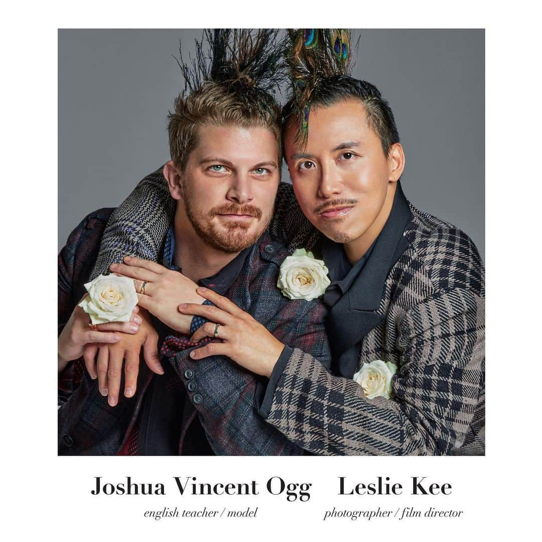 レスリー・キーさんのインスタグラム写真 - (レスリー・キーInstagram)「WE ARE THE LOVE featuring Joshua Vincent Ogg & Leslie Kee  @joshuavincentogg @lesliekeesuper   Thank you to all 40 beautiful couples who gave up their supports in this marriage equality project and gathered all their precious time to attended our wedding party at the Tokyo American Club on 22 November 2020.Love is Love, Love is All, Love Wins, Family Love etc  Photographed by @ray_yamagucci  Styling by @enosogohs  Hair & Makeup by @hanjeehanjee  Flowers by @bloomandstripes  Wardrobe by @yohjiyamamoto.tokyo   #WeAreTheLove #いいふうふの日 #marriageequality」1月1日 14時46分 - lesliekeesuper