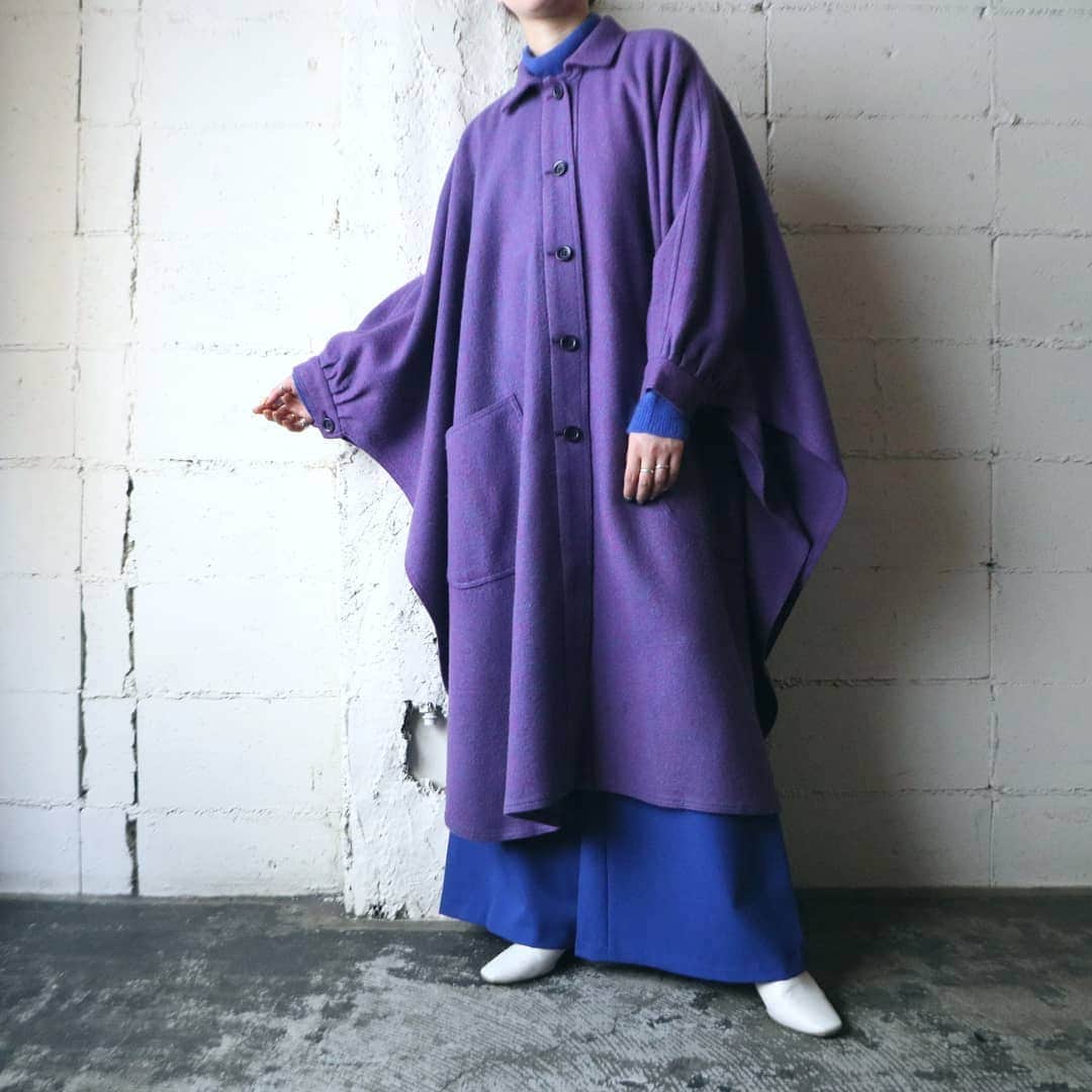 吉祥寺 古着屋 Orfeoのインスタグラム：「. 2021/1/3 NEW ARRIVAL  #orfeo #kichijoji #tokyo #vintage #used #fashion #coordinate #outfit . . 年末年始の営業時間 . 12/29～1/2  CLOSE 1/3～  12:00～20:00 . .  お問い合わせはインスタグラムのプロフィール掲載のメールアドレスにお願いいたします。お返事は1/4以降になることをご了承ください。 . またコメント、DMでのお問い合わせは受け付けておりませんので併せてご了承ください。 ONLINE SHOPの商品も店頭にてご購入頂けます。気になる商品がございましたらスタッフにお声掛けください。  新型コロナウィルス感染拡大防止策を徹底した上で営業をしております。マスクの着用、入店時にアルコールでの消毒をお願いいたします。」
