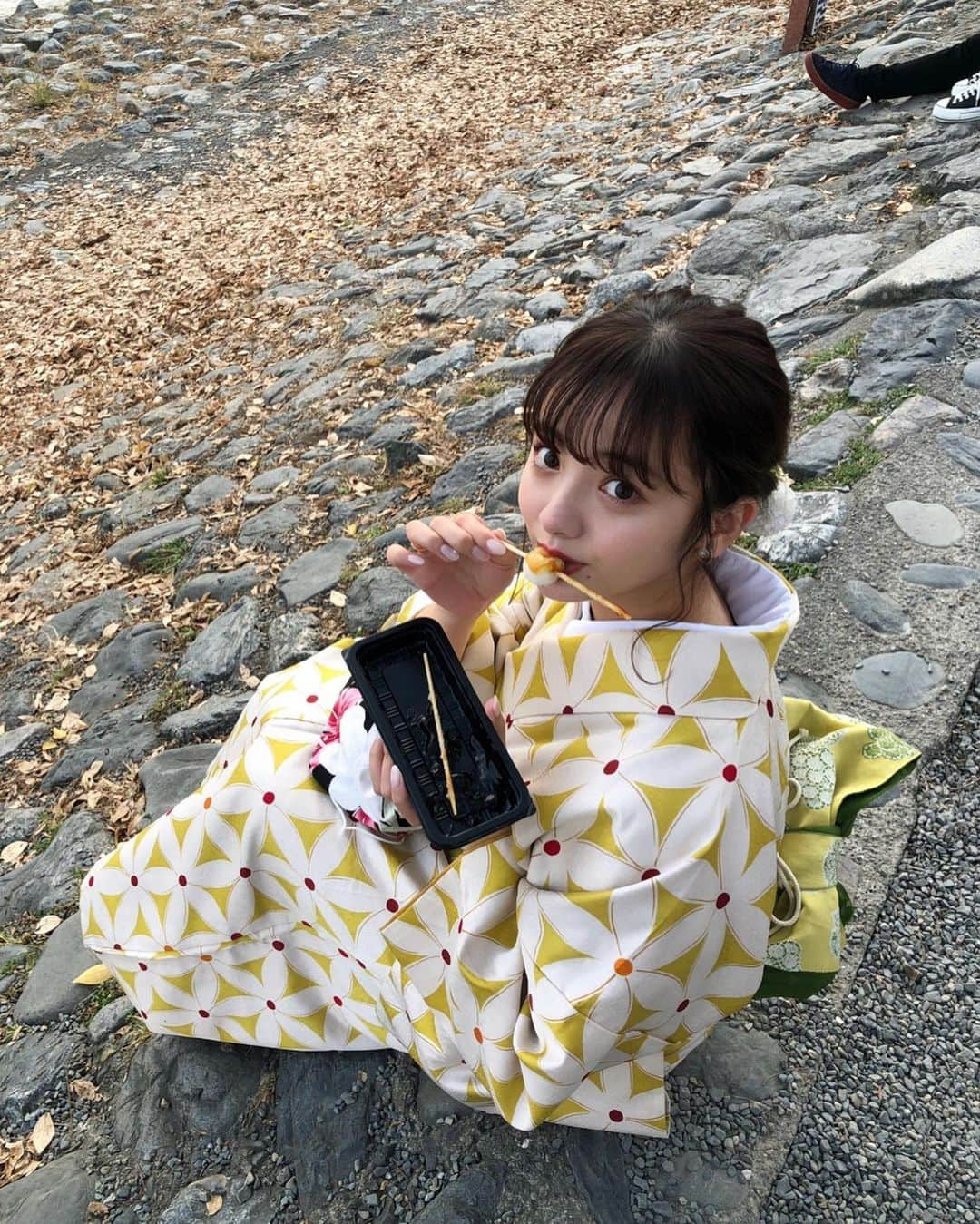 横山紗弓さんのインスタグラム写真 - (横山紗弓Instagram)「ㅤㅤ 2021🐮 明けましておめでとうございます。 例年通り、食べて寝てのお正月です。 さあ、 今年もよろしくお願いしますね。 #ようこそ2021」1月1日 14時59分 - 1129sym