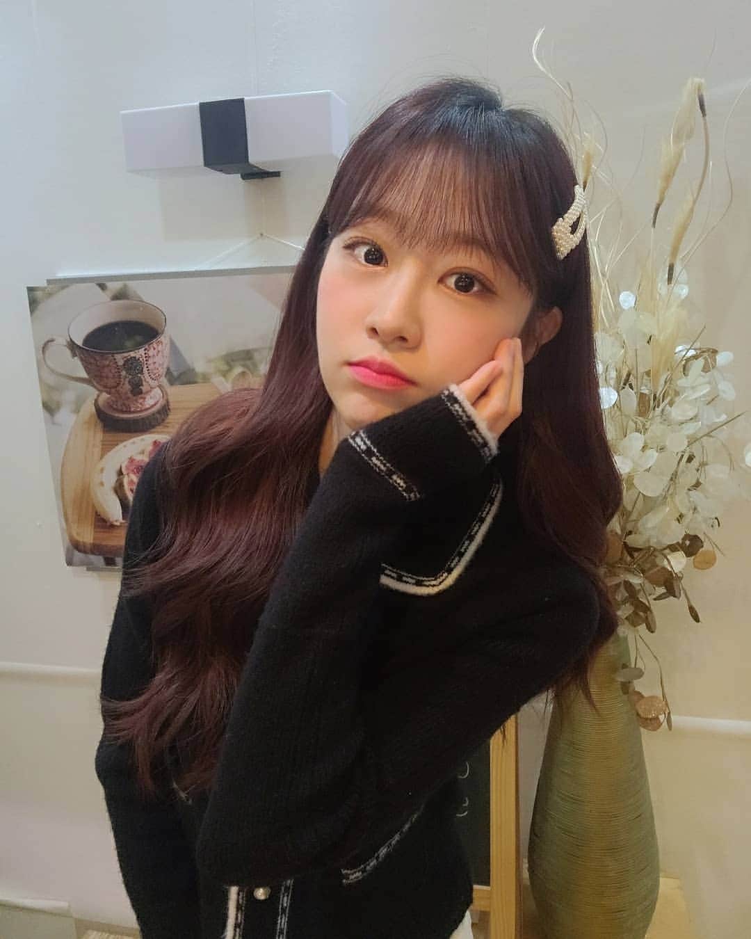 ユジョンのインスタグラム：「#2021 새해엔 웃는 일만 가득하길 새해 복 많이 받으세요 🖤」