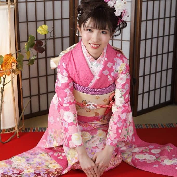 百合香（yurika）のインスタグラム：「あけましておめでとうございます🎍  今年もよろしくお願いします🎻」