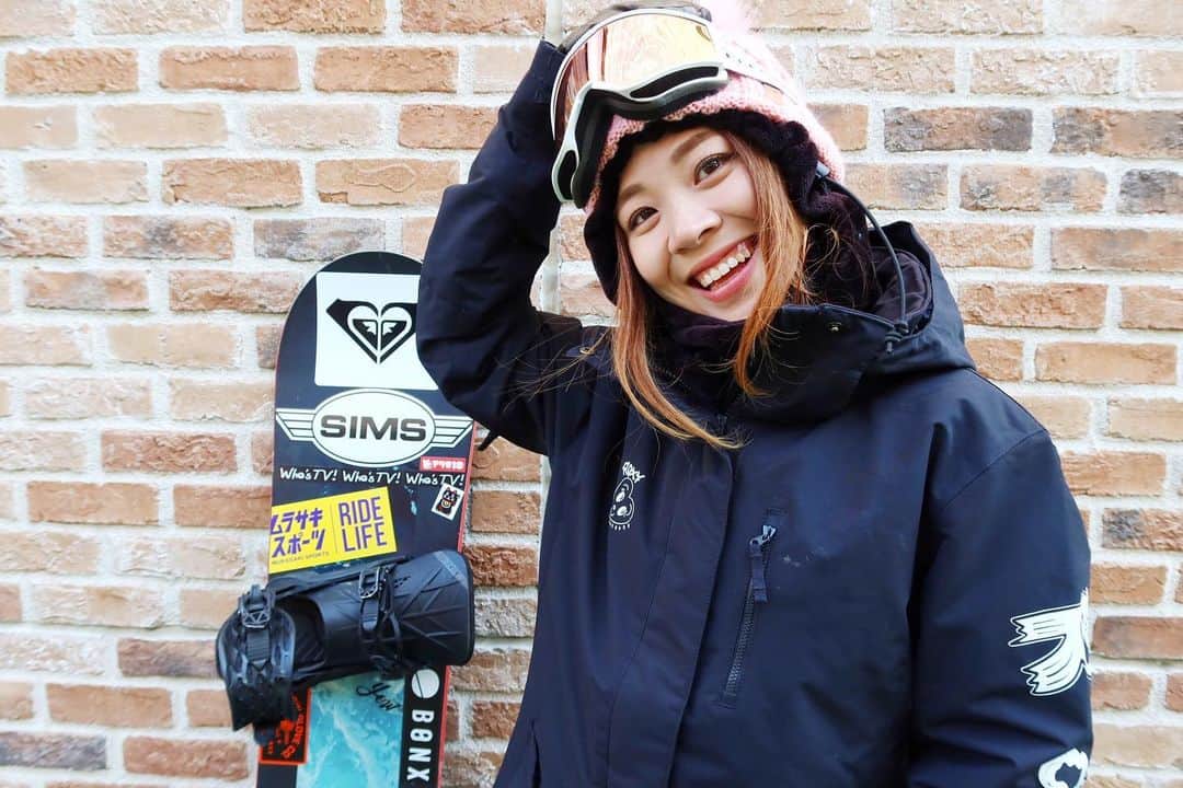 hoshinofumikaのインスタグラム：「Happy new year!❤️💛 プロスノーボーダー星野文香のスノーボード だけじゃなく、農業、動画配信、イベント、 動物チャリティー、様々な面を サポート、応援してくださってるみなさん 本当に本当に！ありがとうございます😊 みなさんの応援📣コメント、メッセージ、 アクションがわたしのモチベーションになってます🔥 みんなの毎日がプラスになるような活動を していきたいと思います☺️！ また一年、信念と覚悟持って突き進みますので 応援📣よろしくお願いします✨！ 愛に溢れ、人間と動物が幸せに暮らせる 世の中目指しましょう🌱 みなさんが愛に溢れる一年過ごせますように🙏 皆さんのスノーボードのある一年がまた最高なものになります様に💓 今朝は19,500人のフォロワー皆さんの1年をお祈りしました🌈 2021年楽しんでいきましょー！🔥🔥😍 . . . . #snowboarding #farmer #livingmybestlife #japan #uonumalife #snow #snowlife #スノーボード #スノーボードライフ　#スノーボードのある人生はラッキー　#謹賀新年 #あけおめ #happynewyear #天道に生きる」