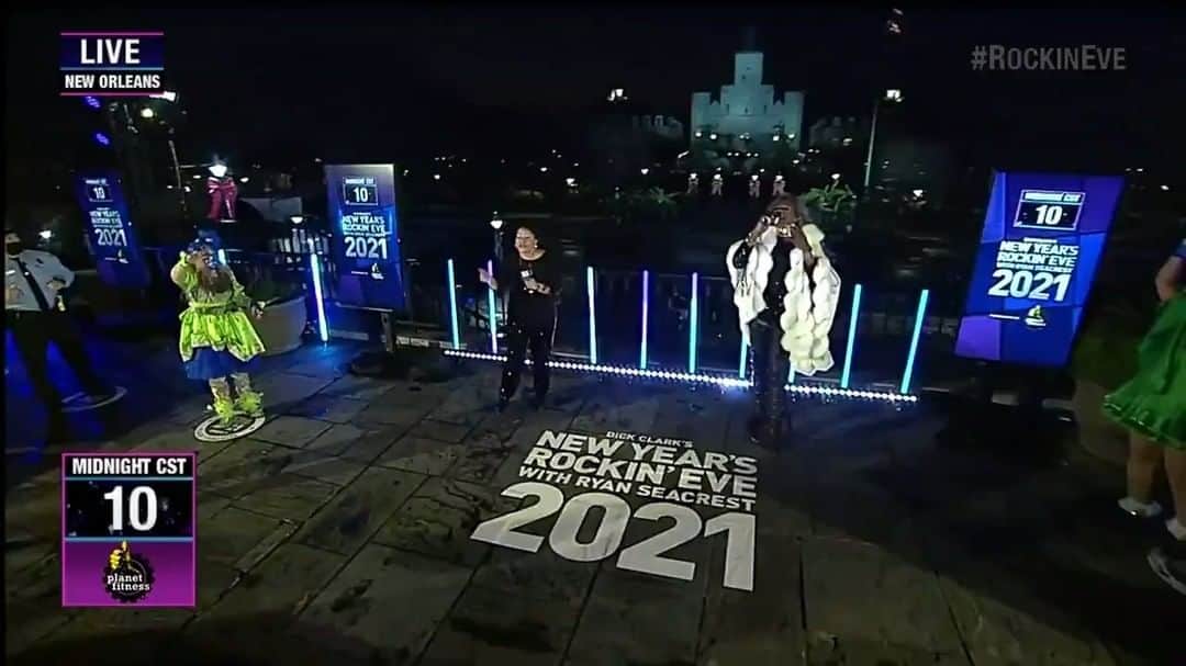 アメリカン・ブロードキャスティング・カンパニーのインスタグラム：「Ringing in the New Year from New Orleans! ⚜️ Happy New Year, sponsored by @planetfitness」