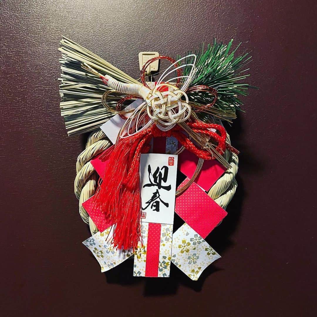 村田沙耶香さんのインスタグラム写真 - (村田沙耶香Instagram)「あけましておめでとうございます。﻿ 穏やかな一年になるよう、心からお祈りしています。﻿ 今年もどうぞよろしくお願い申し上げます。」1月1日 16時08分 - sayaka_murata_