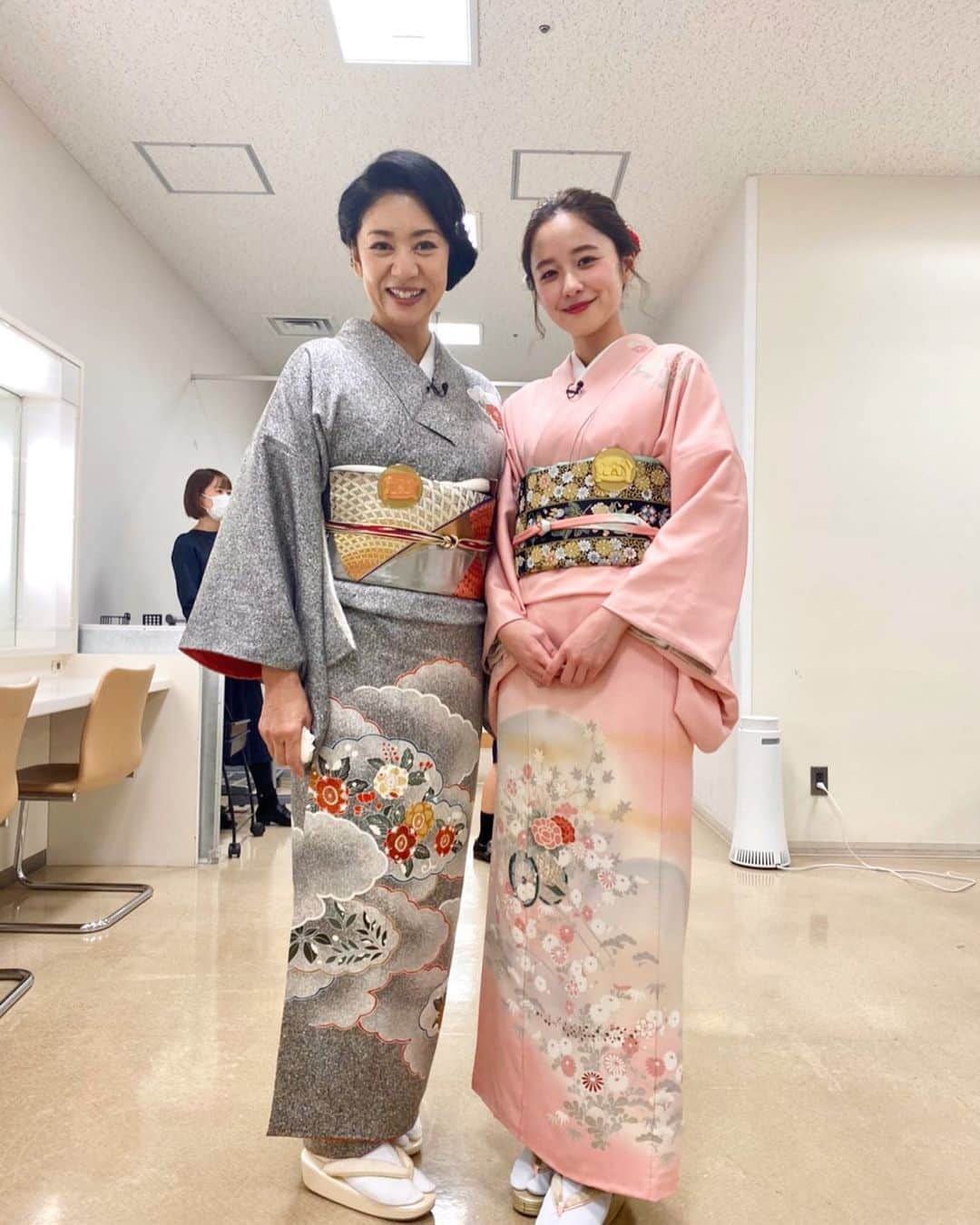 堀田真由さんのインスタグラム写真 - (堀田真由Instagram)「・ 坂上どうぶつ王国新春SP 今年もどうぶつファミリーの一員で いられることを嬉しく思います。 今夜18時〜みてね🐶 いつも優しいなぎささんと お写真撮っていただきました❤️  #坂上どうぶつ王国  #片平なぎさ  さん」1月1日 16時18分 - mayuhotta