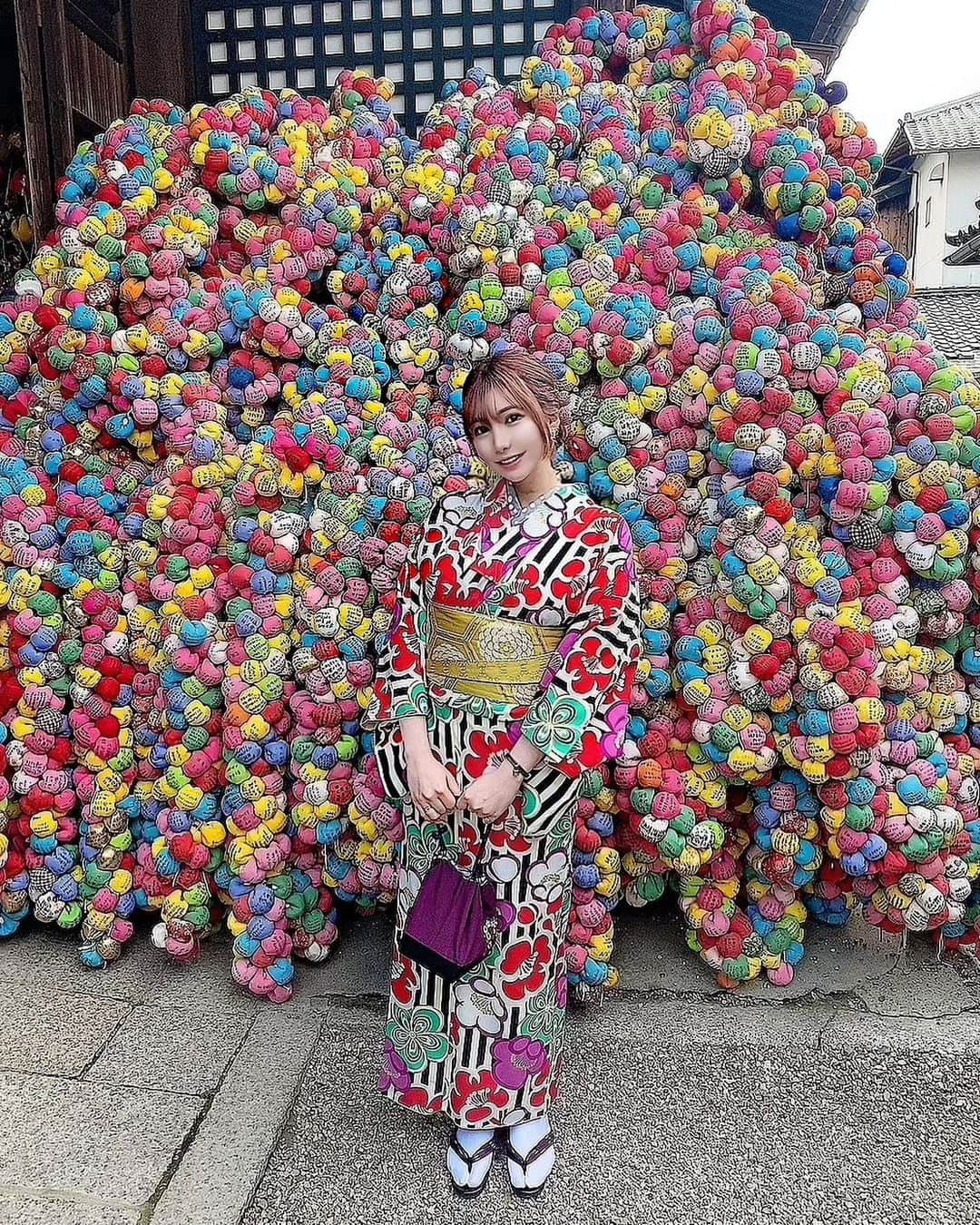若月みいなさんのインスタグラム写真 - (若月みいなInstagram)「あけましておめでとうございます🎍🐮🌸 今年も若月みいなを宜しくお願い致します✨ #あけましておめでとうございます  #happynewyear  #새해복많이받으세요  #新年快樂  #2021  #ハッピー乳イヤー？」1月1日 16時19分 - wakatsuki_cmore