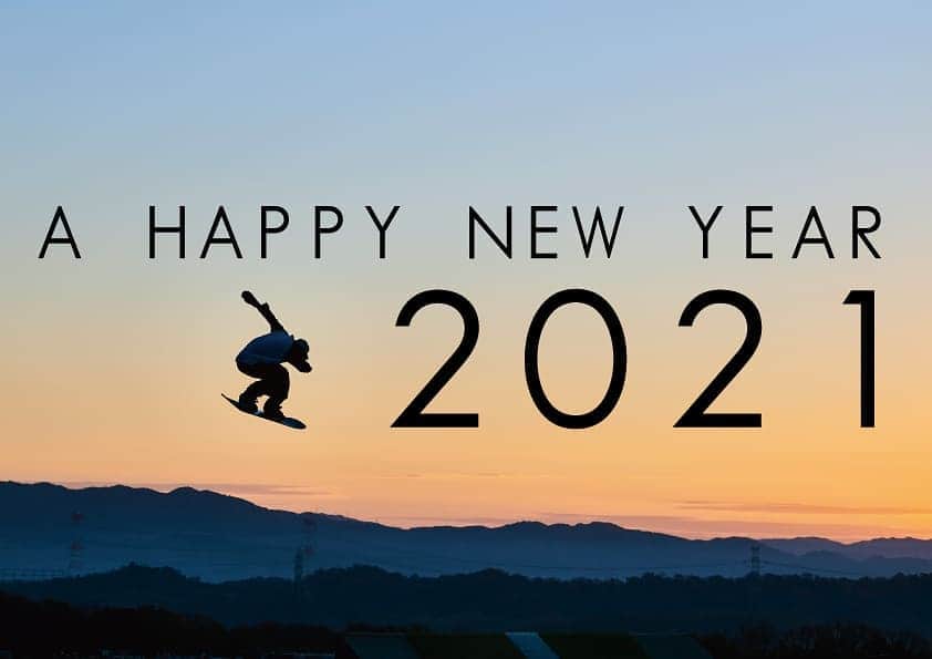 岡本圭司さんのインスタグラム写真 - (岡本圭司Instagram)「A HAPPY NEW YEAR! 皆にとって最高の1年に。 常に幸せな選択を。 #werideforever」1月1日 16時22分 - hywod_kj