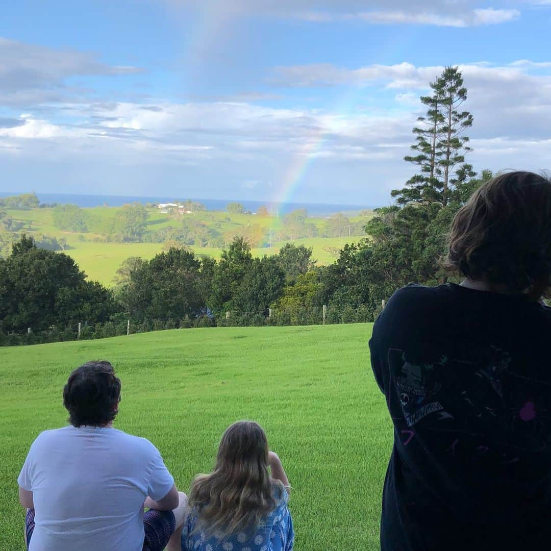 のインスタグラム：「2021 is already looking up! Here’s to love, good health and a million more rainbows!! 🌈」