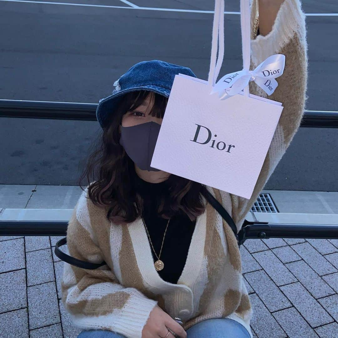 ひかりんちょさんのインスタグラム写真 - (ひかりんちょInstagram)「新年一発目に出迎えたコスメは　@dior でした❤︎」1月1日 16時34分 - hkr7140