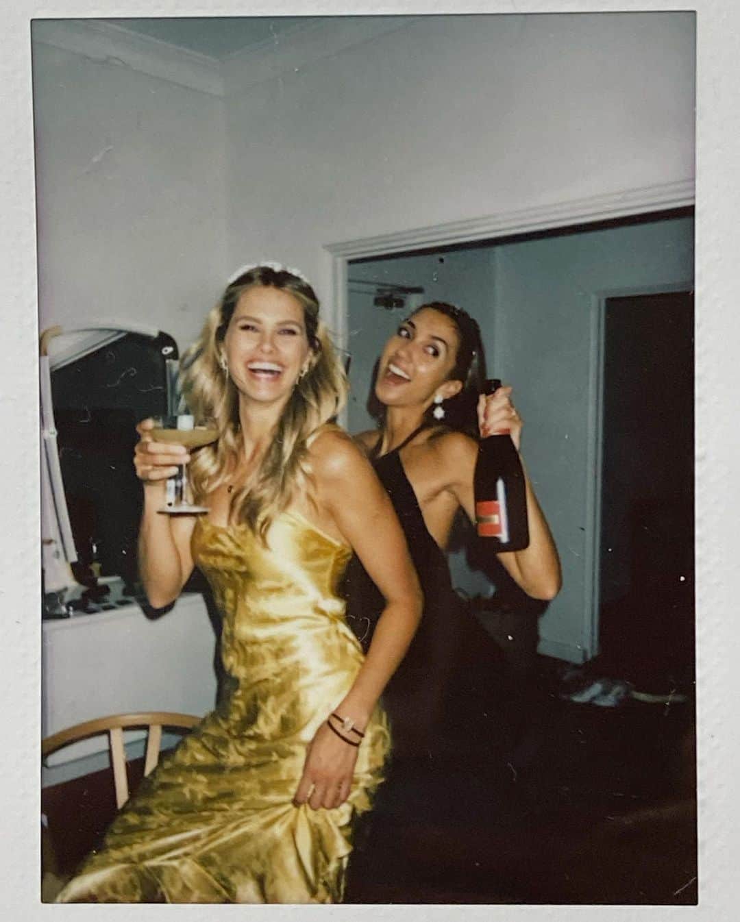 ナタリー・ジェーン・ローザーのインスタグラム：「Hey, 2021! So happy to have you here! ✨💛」