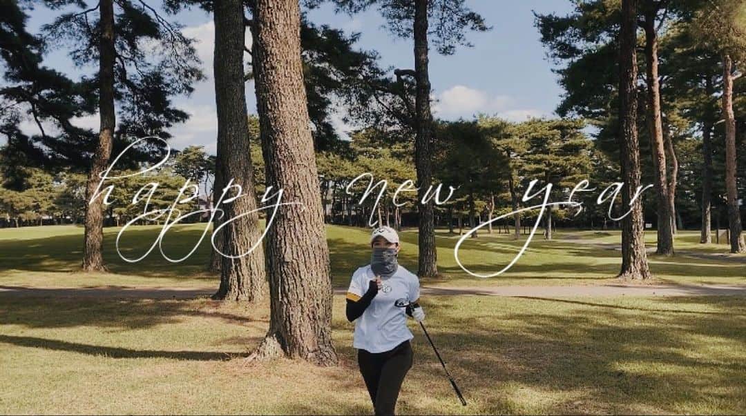 大江香織さんのインスタグラム写真 - (大江香織Instagram)「🍒﻿ ﻿ 新年、﻿ あけましておめでとうございます。﻿ ﻿ 今年もゴルフの魅力を様々な形でお伝えしていきたいです。 特に、一般の方向けのレッスン活動を更に力を入れて取り組みたいです。﻿ ﻿ 2021年も私らしく楽しみます！﻿ 応援の程よろしくお願いします😊﻿ ﻿ ﻿ #happynewyear #golf #lpga #progolfer  #あけましておめでとうございます #ゴルフ #女子プロゴルファー﻿」1月1日 16時53分 - _kaori.ohe_
