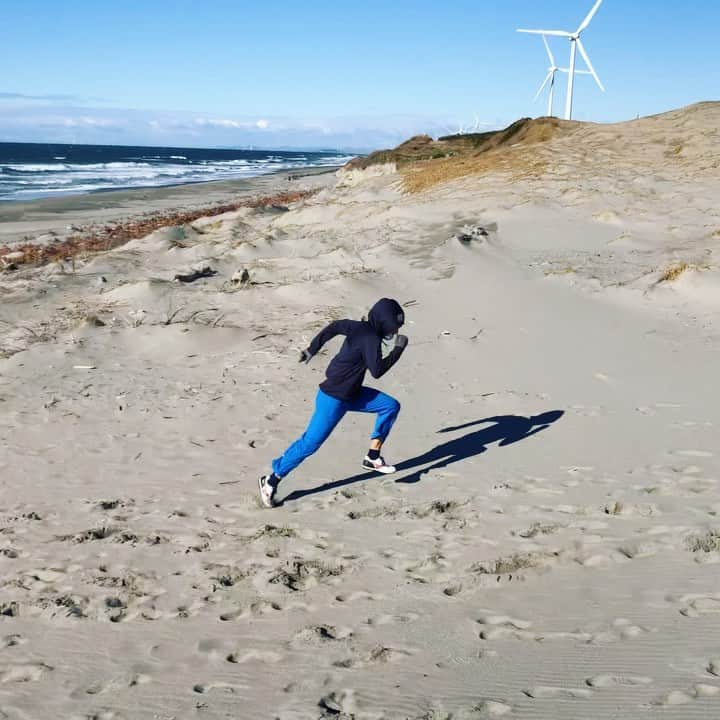 飯塚翔太のインスタグラム：「2021年も全力でエネルギッシュに走り回りたいと思います！🏃‍♂️ 良い年にしましょう！ #2021 #happynewyear」