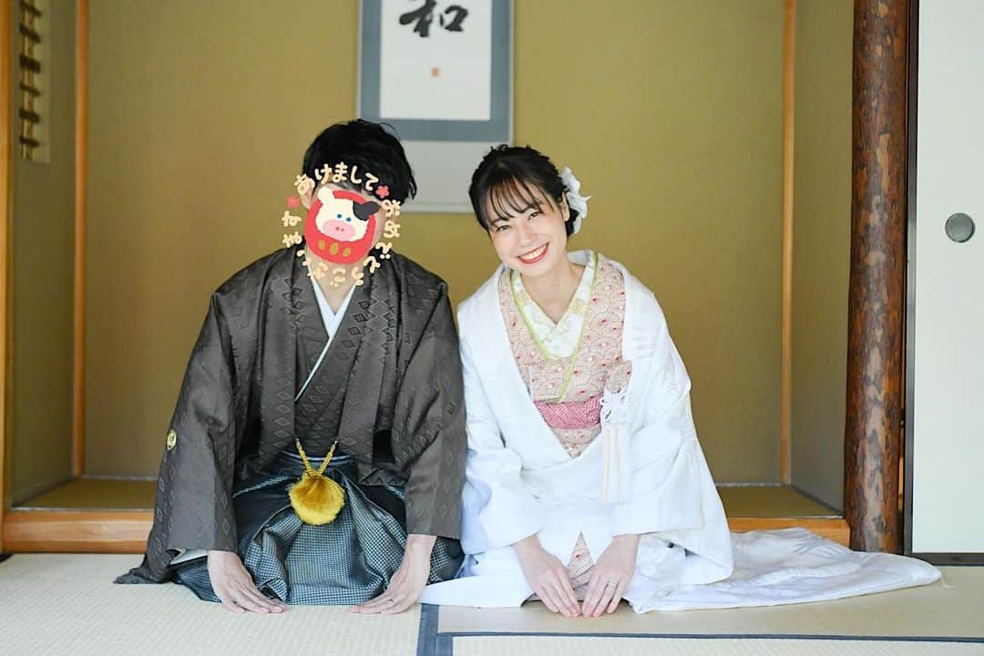 伊藤沙織のインスタグラム：「明けましておめでとうございます🎍本年もどうぞ宜しくお願い致します🙇🏻🙇🏻‍♀️🤍 . #Hello2021 #元旦」