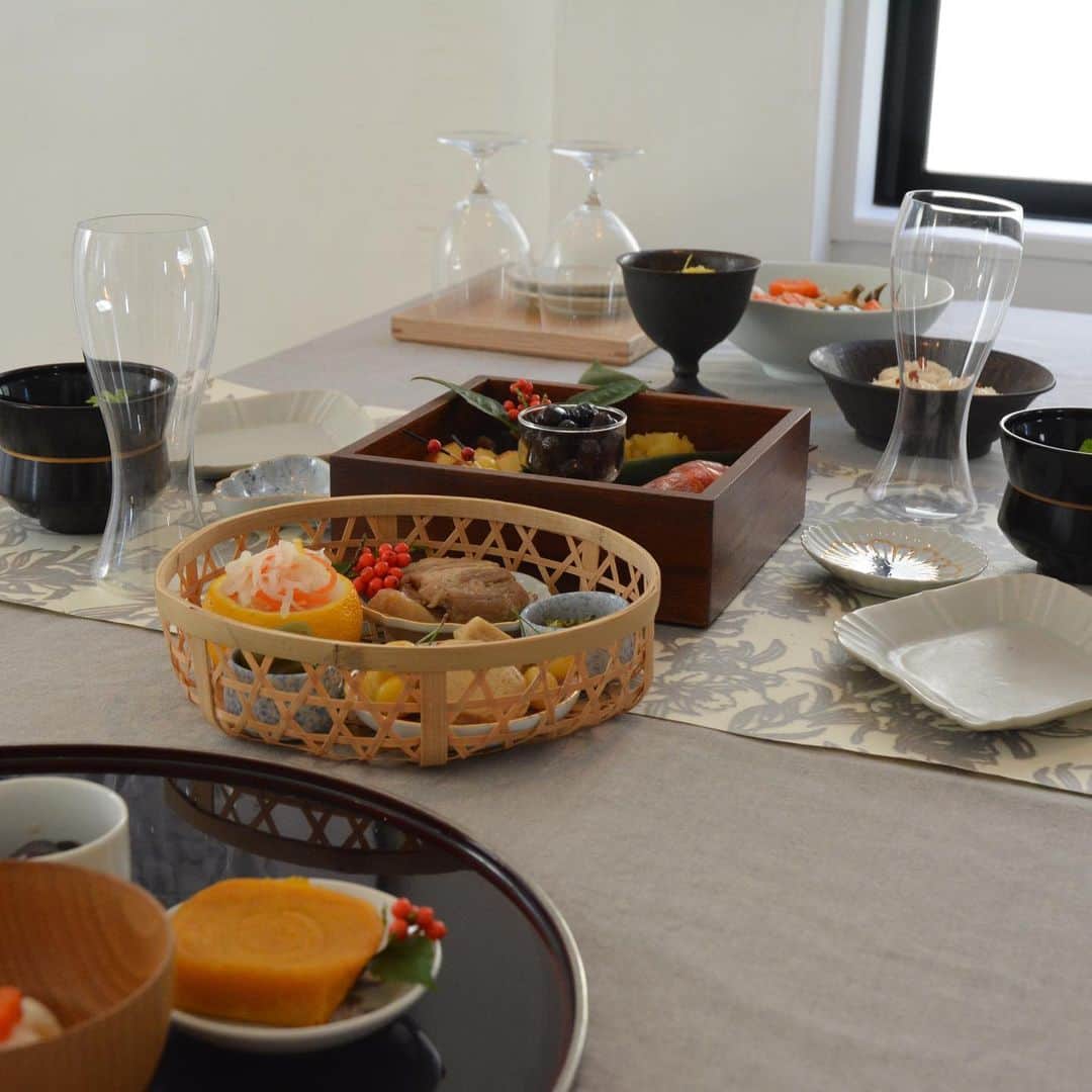川島令美さんのインスタグラム写真 - (川島令美Instagram)「明けましておめでとうございます。 家族で初詣にも出向き、今年は自宅でのんびりです。 本年もどうぞ宜しくお願いいたします。」1月1日 17時00分 - remi.kawashima