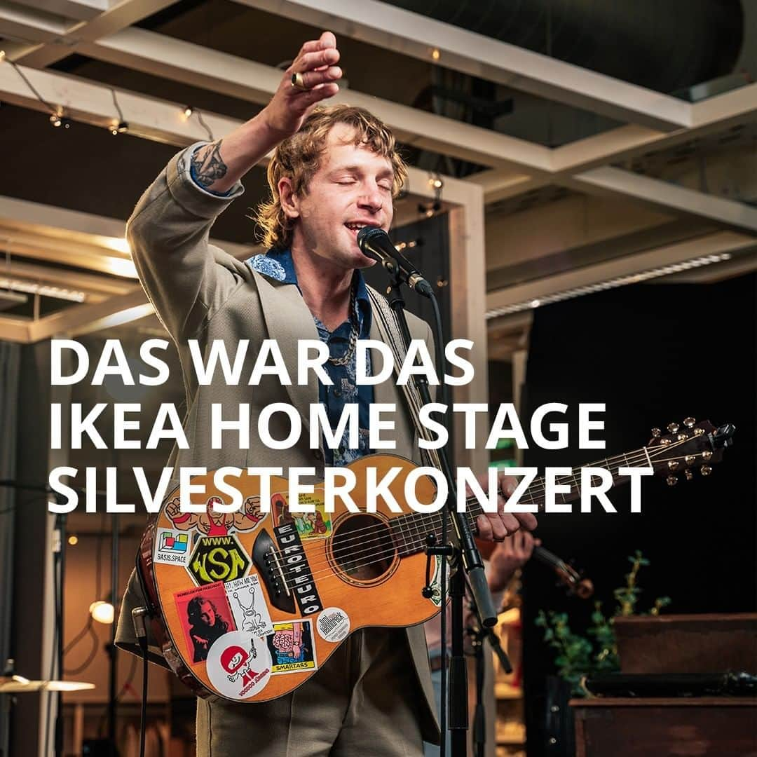 IKEA Austriaさんのインスタグラム写真 - (IKEA AustriaInstagram)「Willkommen 2021! 🎉  Du hast das IKEA Home Stage Silvesterkonzert mit Voodoo Jürgens und der Ansa Panier verpasst? Dann gemütlich machen, reinschauen und erfahren, wie wir damit die Caritas Winternothilfe unterstützen. Link ➡️ Bio  #IKEA #IKEAHomeStage #Silvesterkonzert #VoodooJürgens #AnsaPanier #Konzert #Silvester #zuhause #Caritas #Winternothilfe #ohnekunstundkulturwirdsstill」1月1日 17時00分 - ikeaaustria