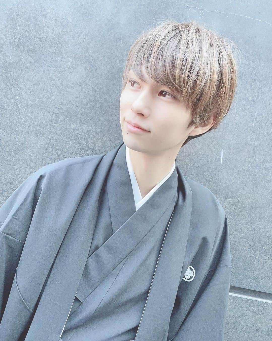 中山優貴さんのインスタグラム写真 - (中山優貴Instagram)「明けましておめでとうございます🎍 袴は良いですね！素敵な1年を！ #袴 #あけましておめでとうございます #新年 #2021 #謹賀新年 #fashion #model #instfashion #instagood #instagram #instalike #Collars」1月1日 17時17分 - yuki_solidemo