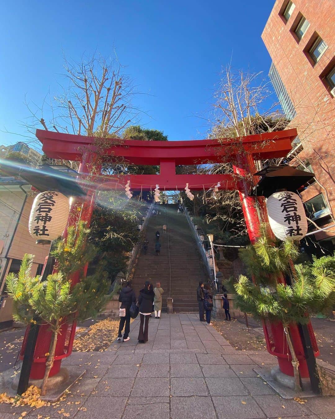黒澤まさ美のインスタグラム：「. #元旦 は#皇居ラン からの#愛宕神社 へ⛩ 出世の神様として有名ですが、さりげなく#ハート が隠れているところが好きです❤ . #出世の石段  . #atagoshrine  #atago #newyear  #happynewyear  #2021 #愛宕 #初詣」