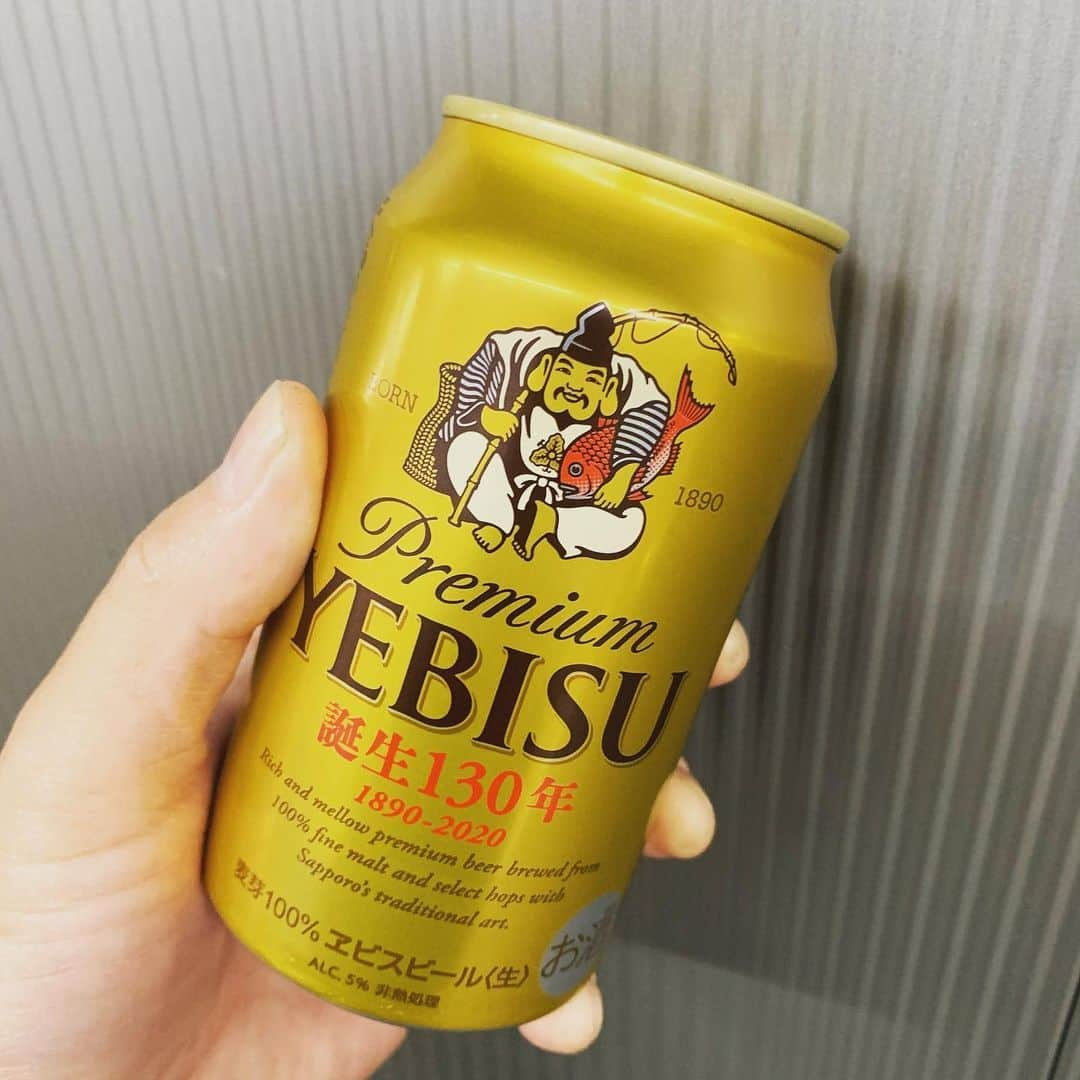 飯田カヅキさんのインスタグラム写真 - (飯田カヅキInstagram)「業務終了、即酒！ 元旦バージョン！  #beer #ビール #ebisu #エビスビール #エビスビール誕生130年 #今年も元旦はコレ #2021」1月1日 17時31分 - kazukiiida_strange