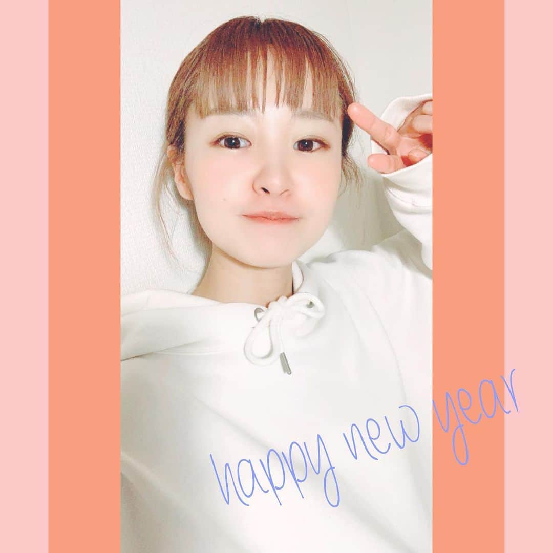 motoのインスタグラム：「明けましておめでとうございます。  今年も宜しくお願いします。」