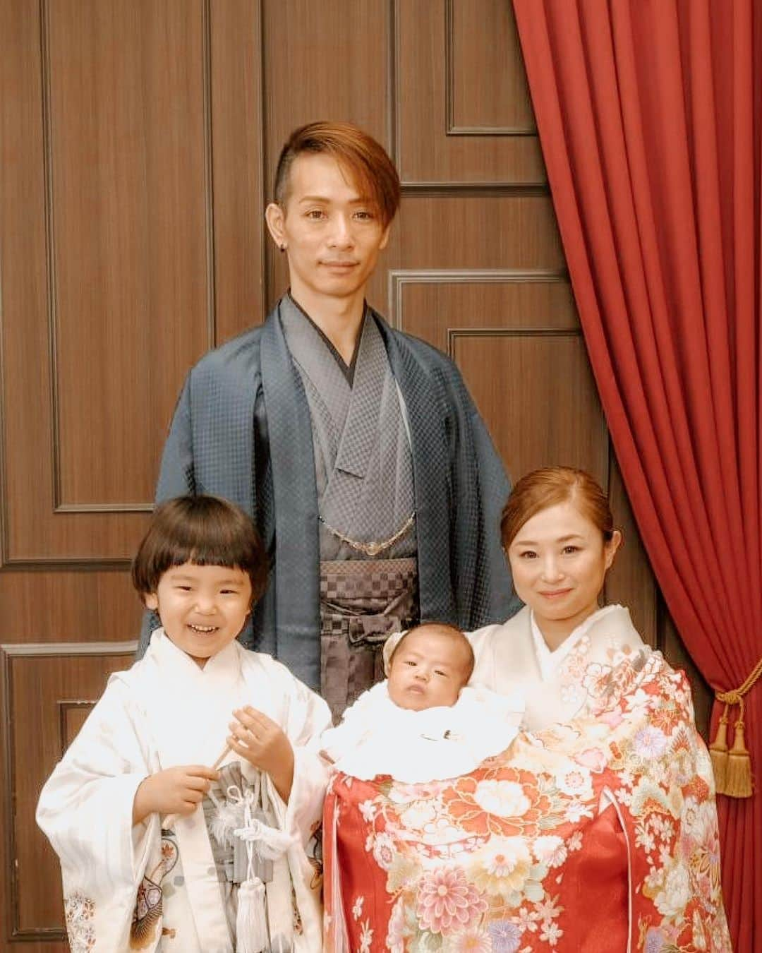 岡本雅世のインスタグラム：「𝙃𝙖𝙥𝙥𝙮 𝙉𝙚𝙬 𝙔𝙚𝙖𝙧  新年明けましておめでとうございます🐮🎍  昨年は大変な年でしたが、沢山の方々に支えられ、無事新年を迎える事が出来ました 心から感謝申し上げます  2021年Sweetpi-Aは新体制となり  そして新たな計画もあり  今からワクワクしてます！  Sweetpi-Aとして 皆様の実りある1年のお手伝いが出来るよう、 2021年も精進いたします  本年もよろしくお願い申し上げます🎍  #新年 #あけましておめでとうございます #謹賀新年 #今年もよろしくお願いします #令和3年 #ママリ #コドモダカラ #ベビスタグラム #sweetpia #本年 #2021年sweetpia #happynewyear #計画 #新体制 #お手伝い #2021年 #精進 #year #大変 #精進いた #実り #sweetpi #お正月」