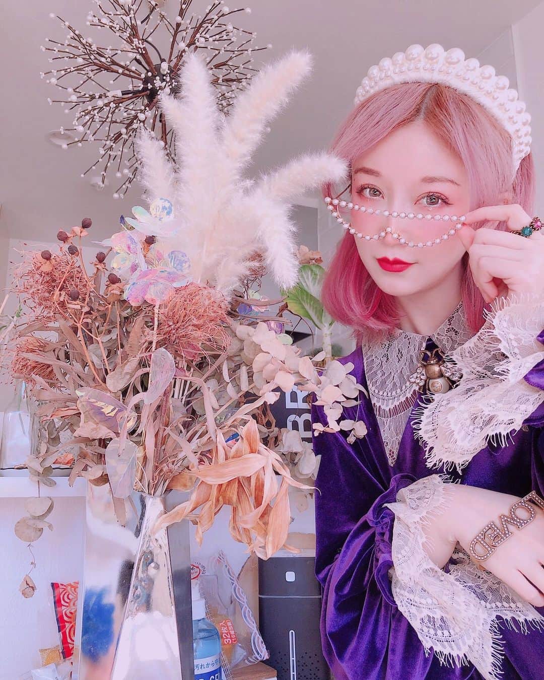 Etsuna otsukAさんのインスタグラム写真 - (Etsuna otsukAInstagram)「明けましておめでとう⛩🎍🌅 今年もよろしくお願いします💕 #gucci #pameopose」1月1日 17時40分 - etsunaotsuka