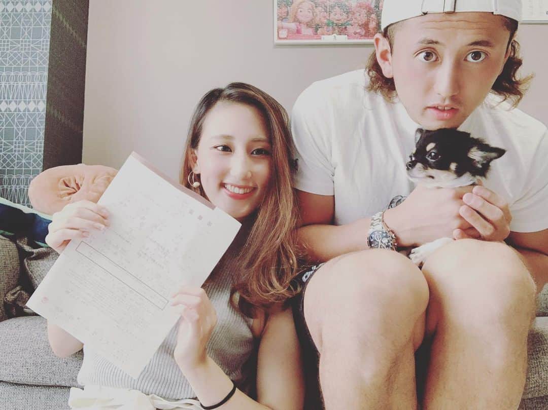 足立聖弥のインスタグラム：「Happy new year 2021✨  私事ですが7月に入籍しました！！ 今後ともよろしくお願いします😌  良い一年になりますように🙏」