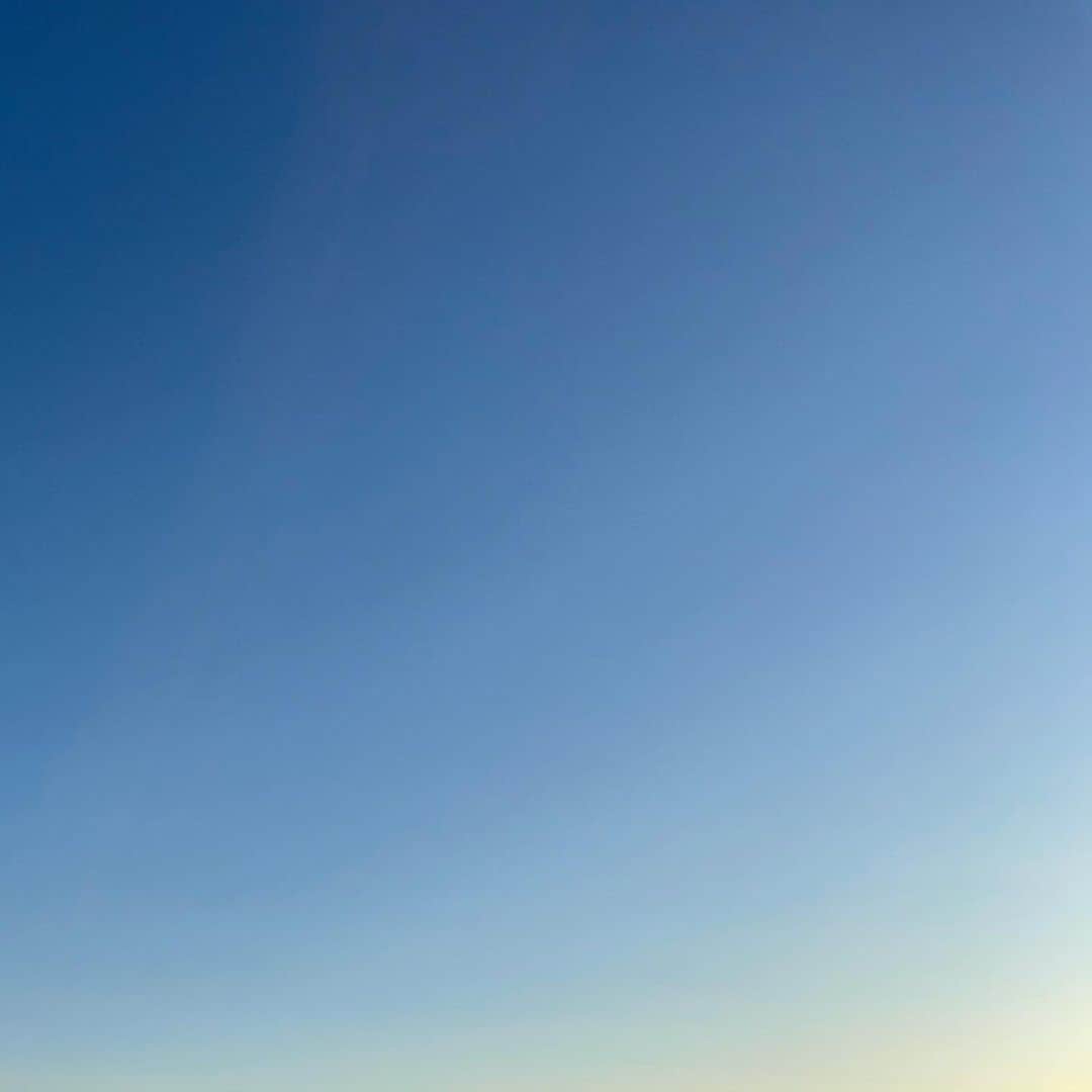 永井朋弥さんのインスタグラム写真 - (永井朋弥Instagram)「明けましておめでとうございます🌅  元旦の空  今年も宜しくお願いします  #2021」1月1日 17時50分 - tomoyanagai