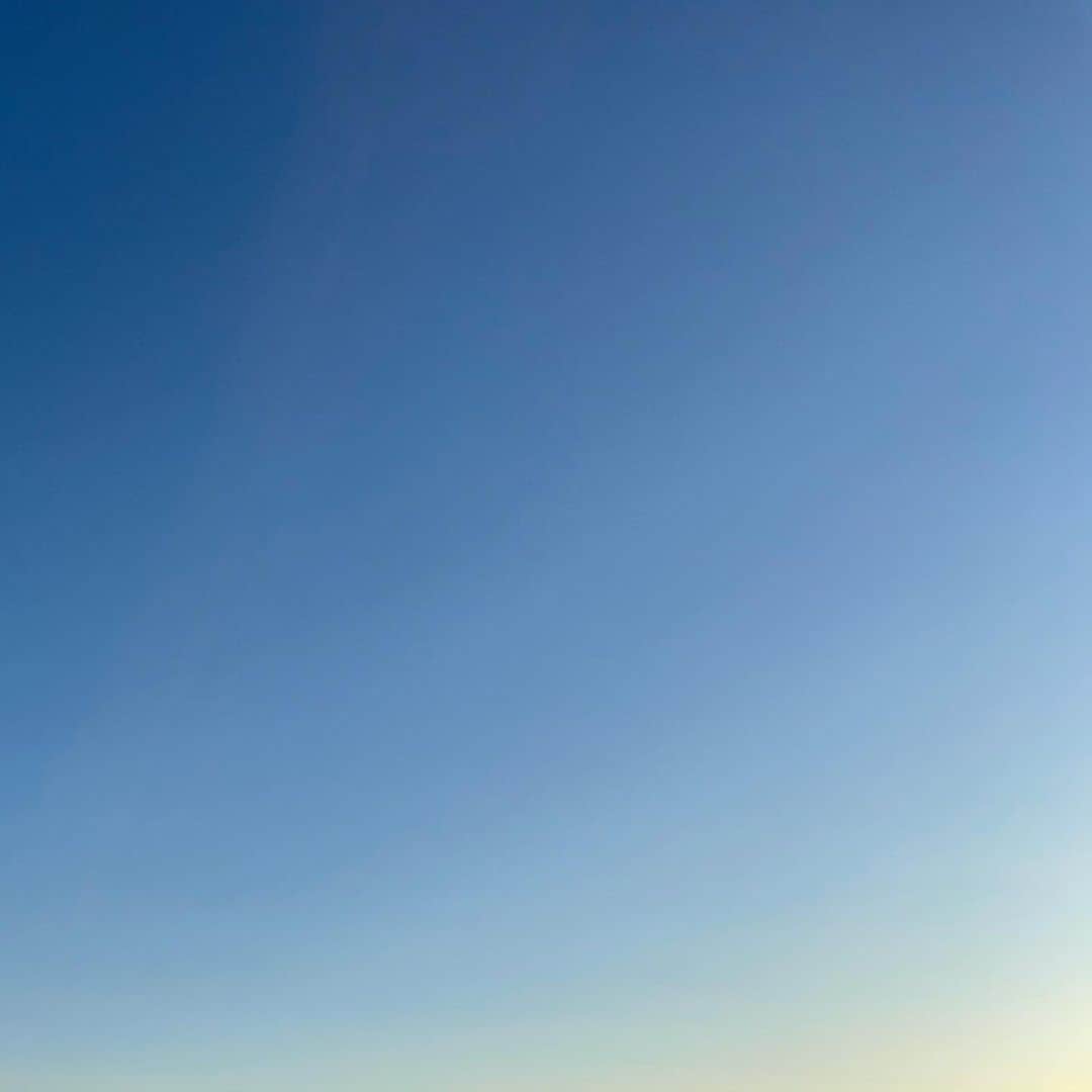 永井朋弥のインスタグラム：「明けましておめでとうございます🌅  元旦の空  今年も宜しくお願いします  #2021」