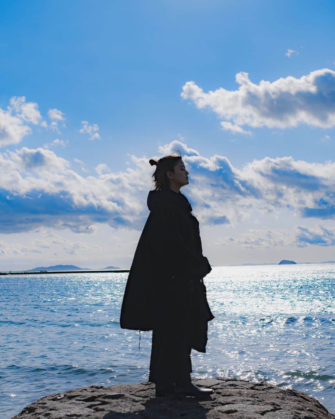 酒井萌衣のインスタグラム：「明けましておめでとうございます⛩🎍﻿ 2021年は皆様にとっても素敵な一年になりますように😌﻿ ﻿ ﻿ちなみに私事ではありますが年女です🐮 ﻿ #2021 #2021年 #明けましておめでとうございます」