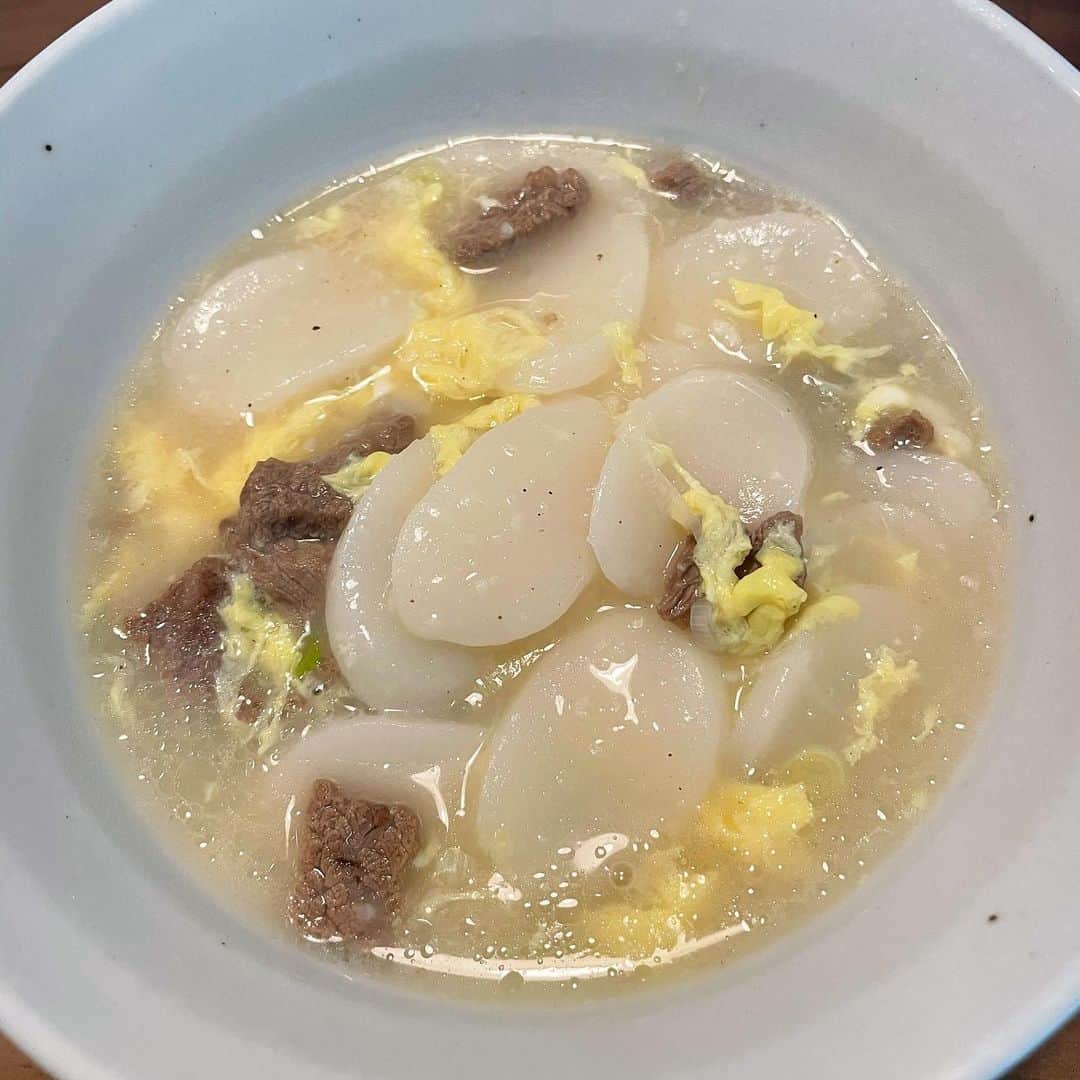パク・ミンジのインスタグラム：「첫날이니까 한우로 하쟈😬ㅎㅋ」