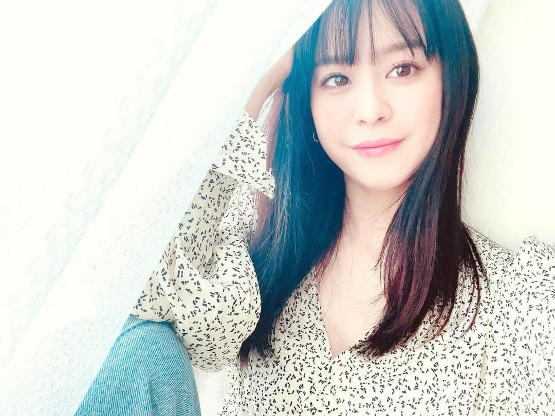 のインスタグラム：「..🤍﻿ ﻿ ﻿ ﻿ Happy new year 2021🐮❤️‼︎﻿ ﻿ 2020年はありがとうございました🥰﻿ 昨年は本当に悲しい事の多い1年だったから﻿ 今年は皆んなの笑顔が溢れる一年になりますように😊💓﻿ ﻿ 今年も宜しくお願いします⛩✨﻿ ﻿ ﻿ #happynewyear #2021﻿ #2020 #ありがとう」