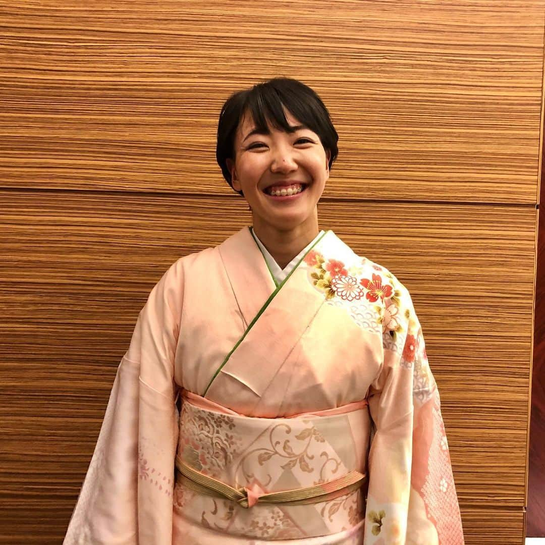 寺田明日香のインスタグラム：「出遅れましたが、あけましておめでとうございます⛩！  2021年、色々勝負の年。 楽しくも厳しく、毎日を大切に過ごしていきます。  皆さまも、お身体大切にお過ごしください🙇‍♀️  本年も宜しくお願い致します！」