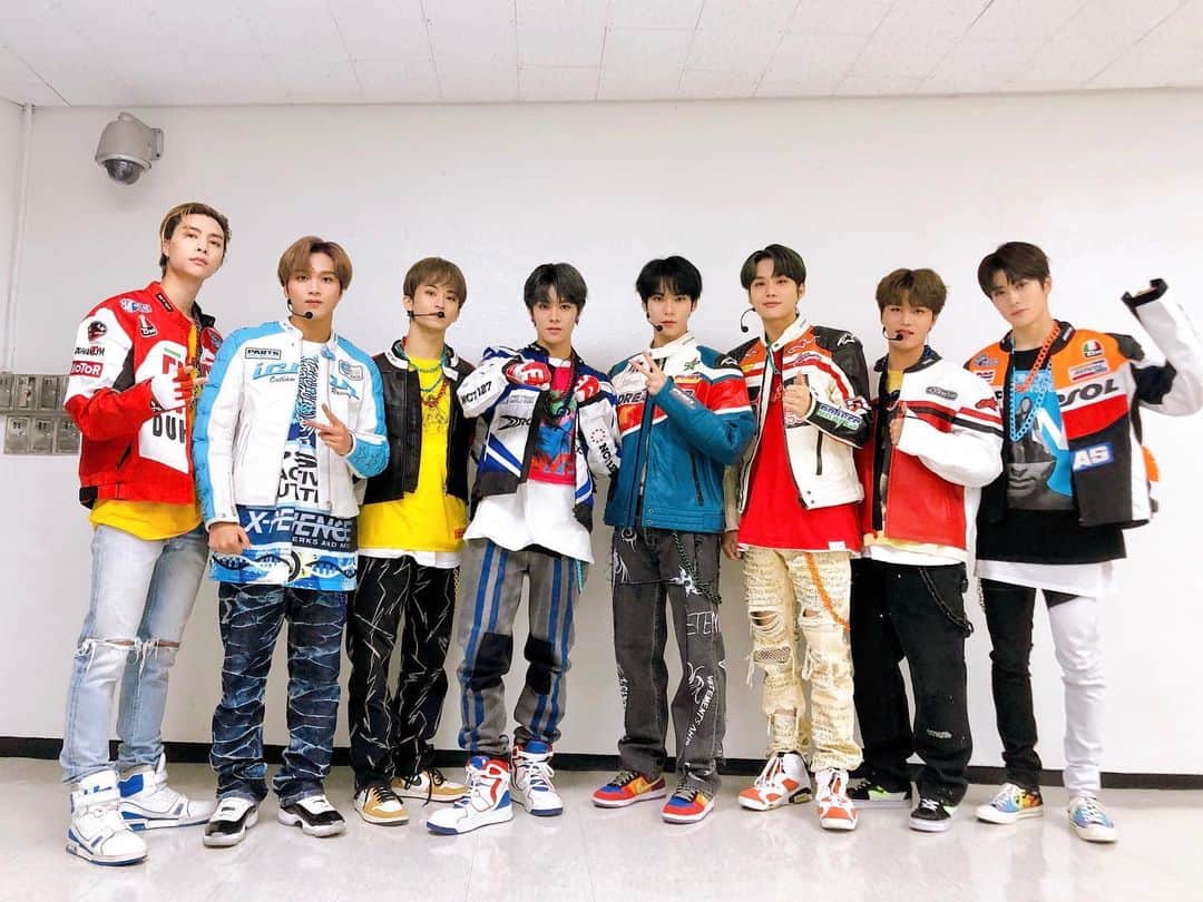 NCT 127さんのインスタグラム写真 - (NCT 127Instagram)「#NCT127💚👊🥊  #NCT #SMTOWN_LIVE #SMTOWN #SMTOWN_LIVE_Culture_Humanity」1月1日 18時08分 - nct127