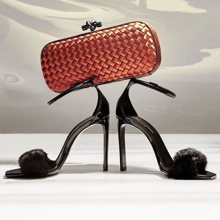 GILTのインスタグラム：「2021 won’t know what hit it. Tap to shop #BottegaVeneta and #SaintLaurent.」