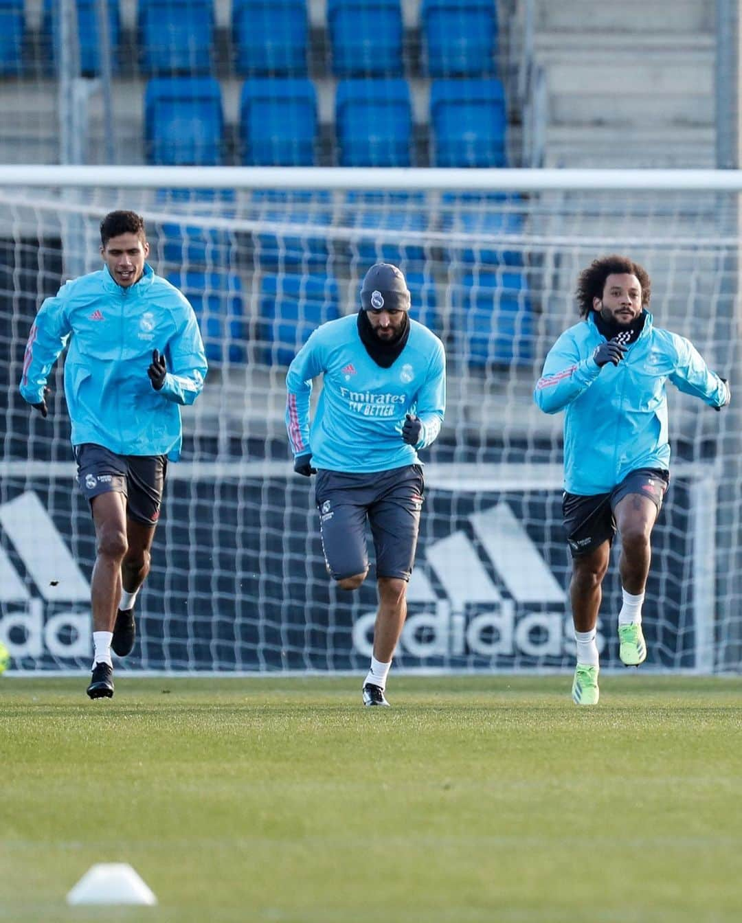 レアル・マドリードさんのインスタグラム写真 - (レアル・マドリードInstagram)「🏃‍♂️ 1⃣.1⃣.2⃣1⃣ First training session of the new year! ¡Primera sesión del 2021 en #RMCity! #HalaMadrid」1月2日 5時11分 - realmadrid