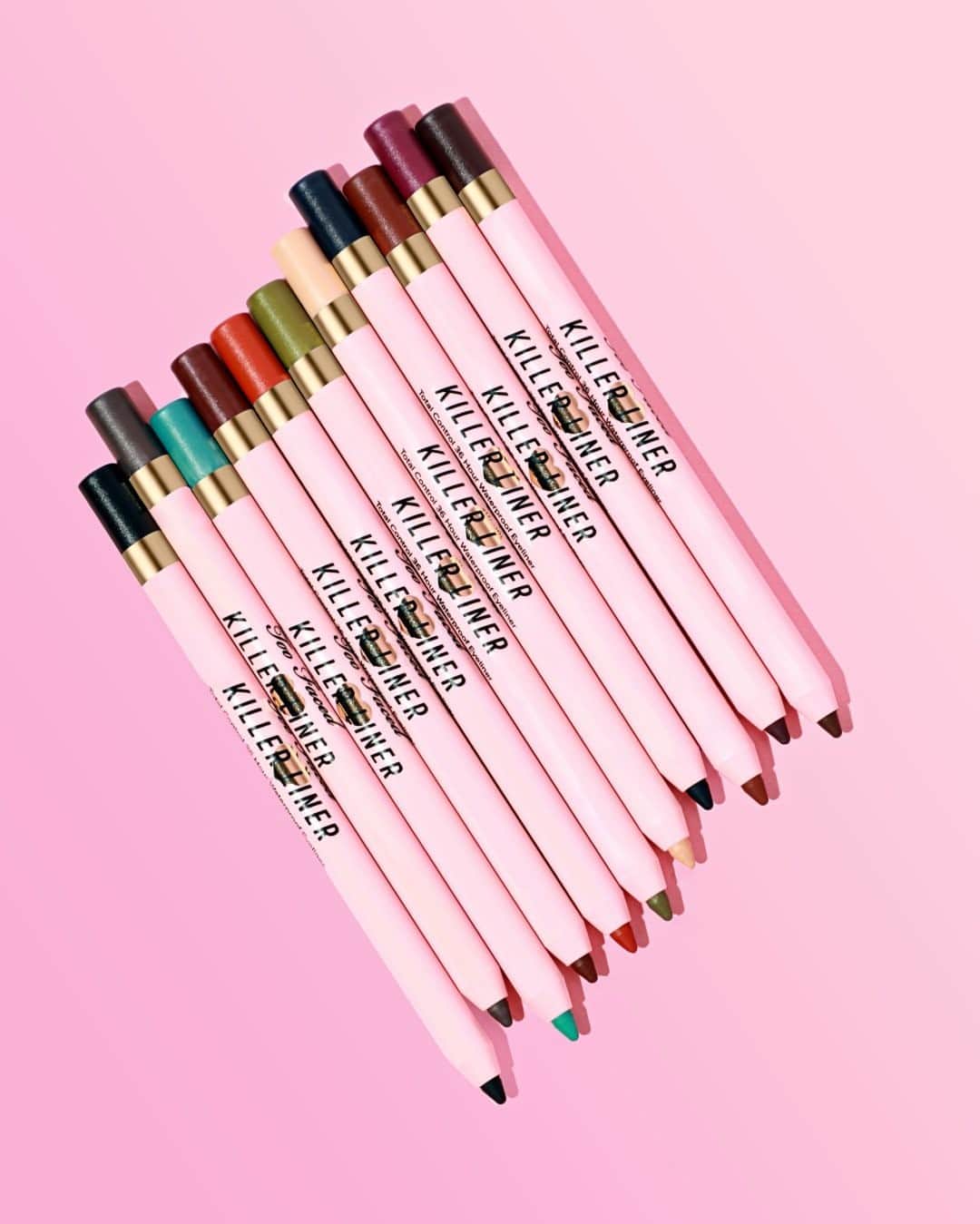 Too Facedさんのインスタグラム写真 - (Too FacedInstagram)「Start 2021 in total control with our Killer Liner!! 💖 This waterproof gel eyeliner glides on for ultra-smooth, razor-sharp killer lines that last for 36 hours! #toofaced」1月2日 4時07分 - toofaced