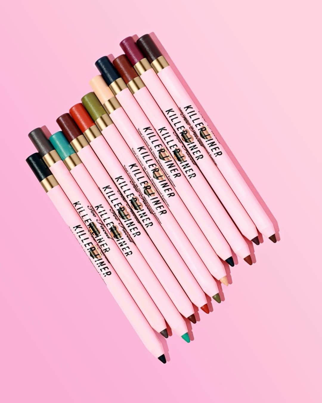 Too Facedのインスタグラム：「Start 2021 in total control with our Killer Liner!! 💖 This waterproof gel eyeliner glides on for ultra-smooth, razor-sharp killer lines that last for 36 hours! #toofaced」