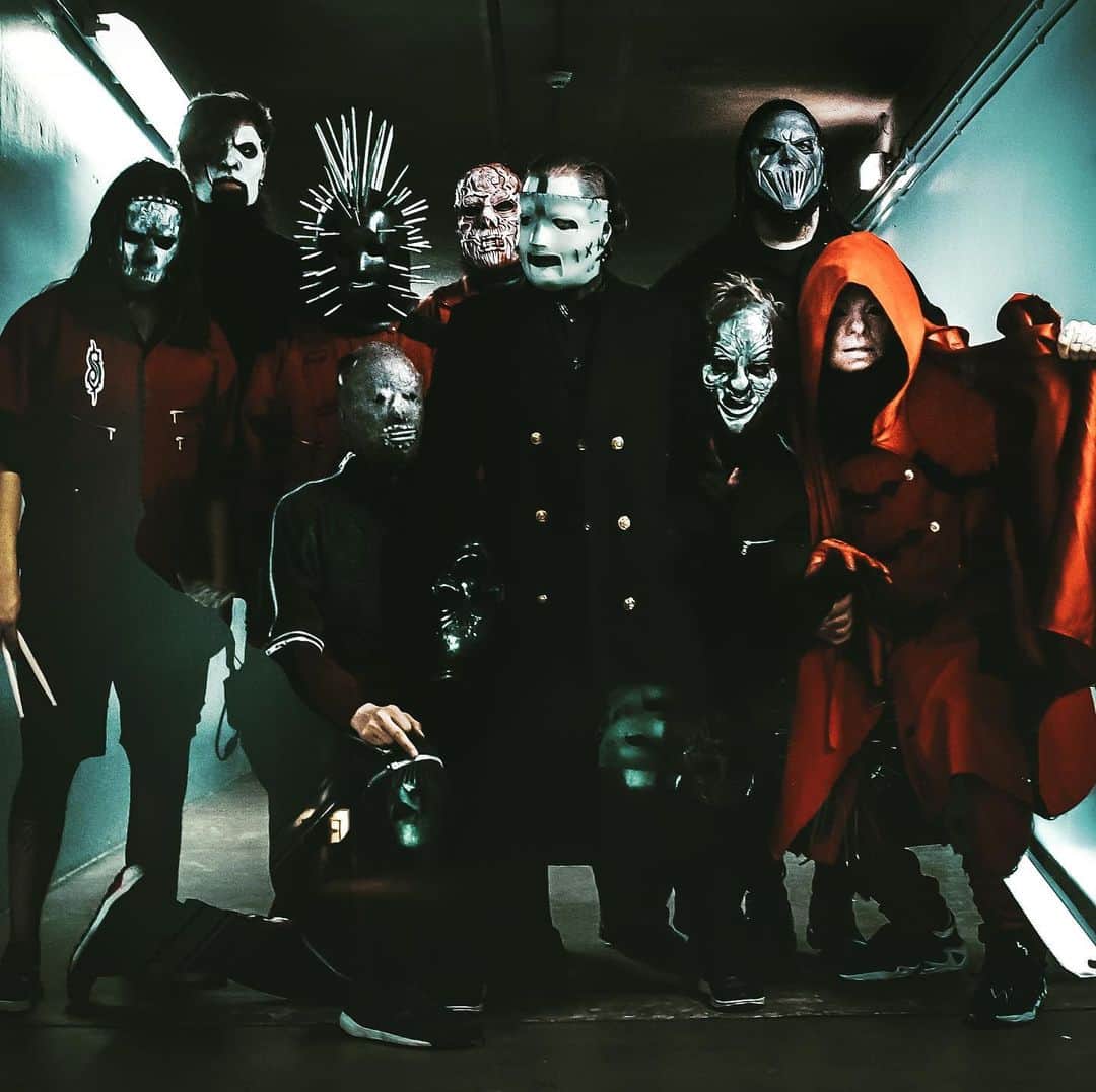 Slipknotさんのインスタグラム写真 - (SlipknotInstagram)「Thank you to our family, the fans around the world that have supported Slipknot and kept the fire burning. We could not do what we do without your inspiration. A very difficult year is behind us all, and the road ahead will be brighter. Take care of yourselves and take care of each other. ‘Til We Die, Slipknot」1月2日 4時08分 - slipknot