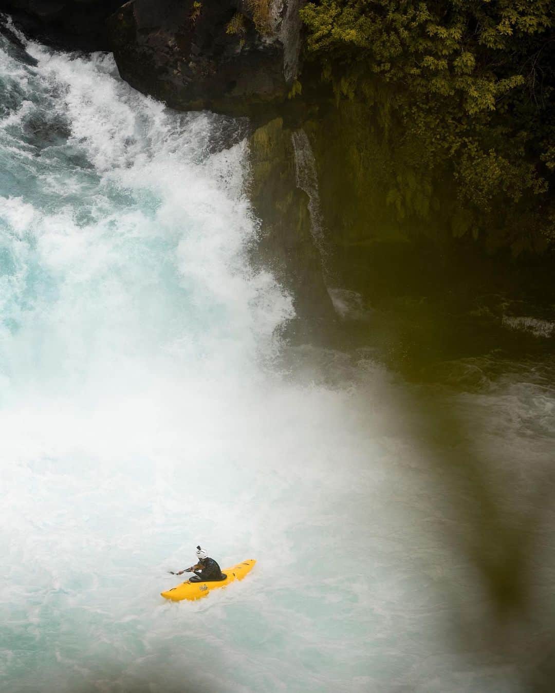 マイケル・ドーソンさんのインスタグラム写真 - (マイケル・ドーソンInstagram)「👌  #hukafalls #taupo #lovetaupo #kayak #whitewater #adventure」1月2日 4時35分 - mrmikedawson