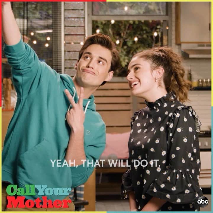 ジョーイ・ブラッグのインスタグラム：「Happy New Year to everyone who will tune into ABC on January 13th  at 9:30 to watch @callyourmotherabc and no one else!」