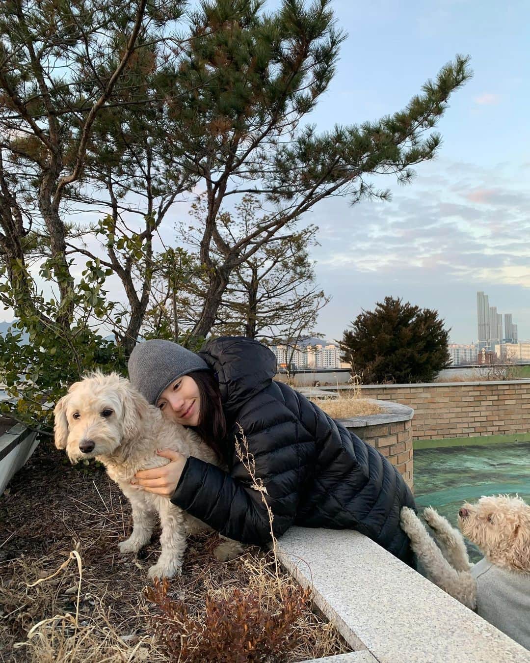 のインスタグラム：「Happy new year 🤍 my love to you」