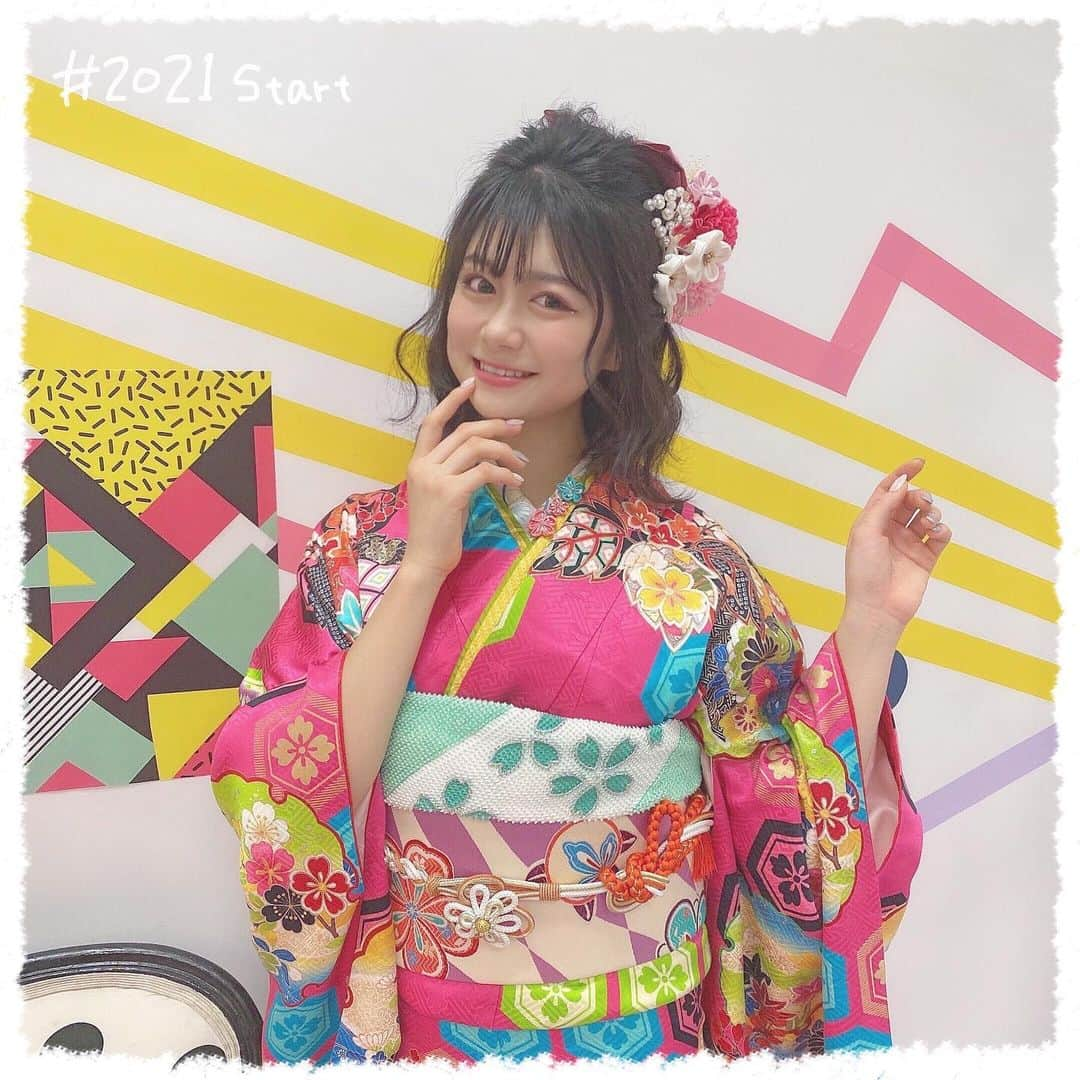 熊谷真里（まりくま）さんのインスタグラム写真 - (熊谷真里（まりくま）Instagram)「． ． あけましておめでとうございます 🐄🤍 ． 2021年は、コツコツと沢山の目標を達成したり 飛躍できる年にします！🎍 くまファミとの絆ももっと深めるよ‪ ‪🕊‬ ． 今年もよろしくお願いします👏🏻🤍 何事も全力で楽しんで、素敵な1年にします！！ 皆さんにとっても素敵な１年になりますように😌 ． ． ． いつもいいね＆コメント有難うございます🧸🎀 ． ．  #まりくま #まりくま進化計画 #Popteen #Popteen2月号 #POP #手書き加工 #手書き #ljk #jk #jkブランド #Instagram #instagood #instalike #あけましておめでとうございます #happynewyear #振袖 #振袖ヘア」1月1日 20時19分 - maritsupe0208