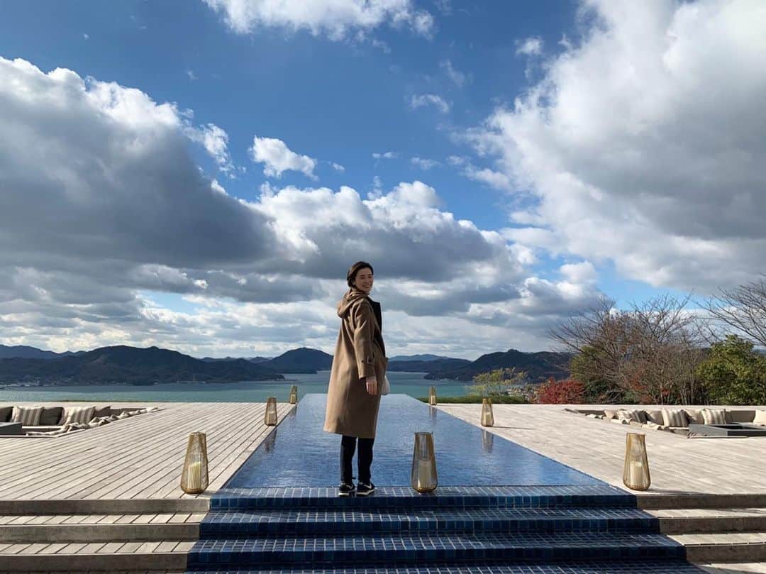 永瀬かおるのインスタグラム：「HAPPY NEW YEAR🌅  新しい年❕ ワクワクする☺️ こんなご時世だけど、 おめでとうございますって言い合えるって気持ち良い✨  #あけましておめでとうございます  #2021 #🐄」