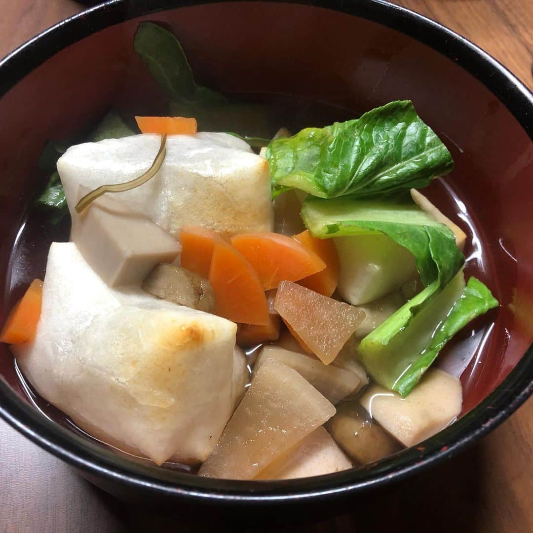 小石田純一さんのインスタグラム写真 - (小石田純一Instagram)「あけましておめでとうございます。今年もよろしくお願いします。お雑煮食べました。  #あけましておめでとうございます #お正月 #元旦 #お雑煮 #美味しい #ボーノ #2021」1月1日 20時22分 - koishida.trendy